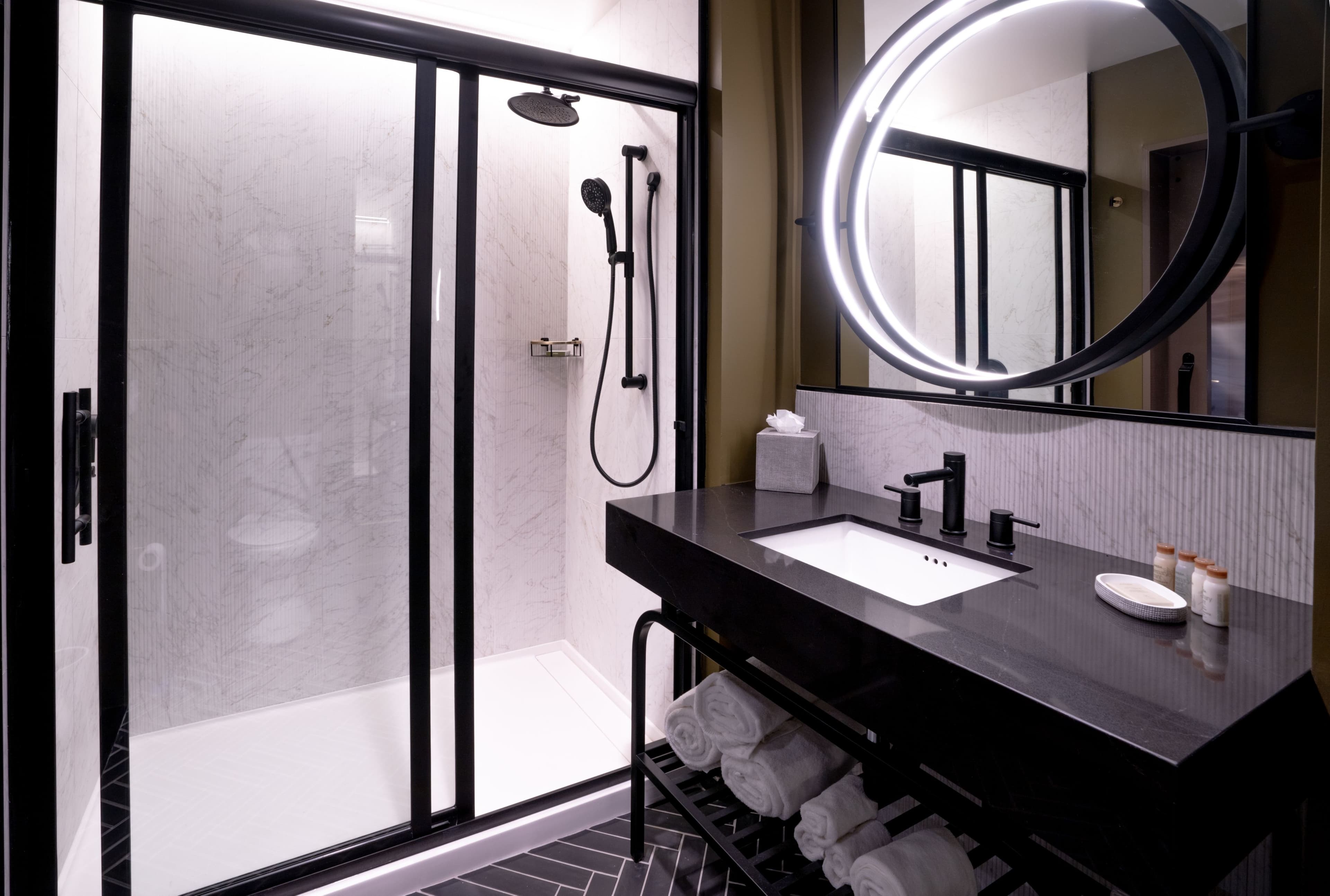 Hotel Indigo Columbus at Riverfront Place — 8