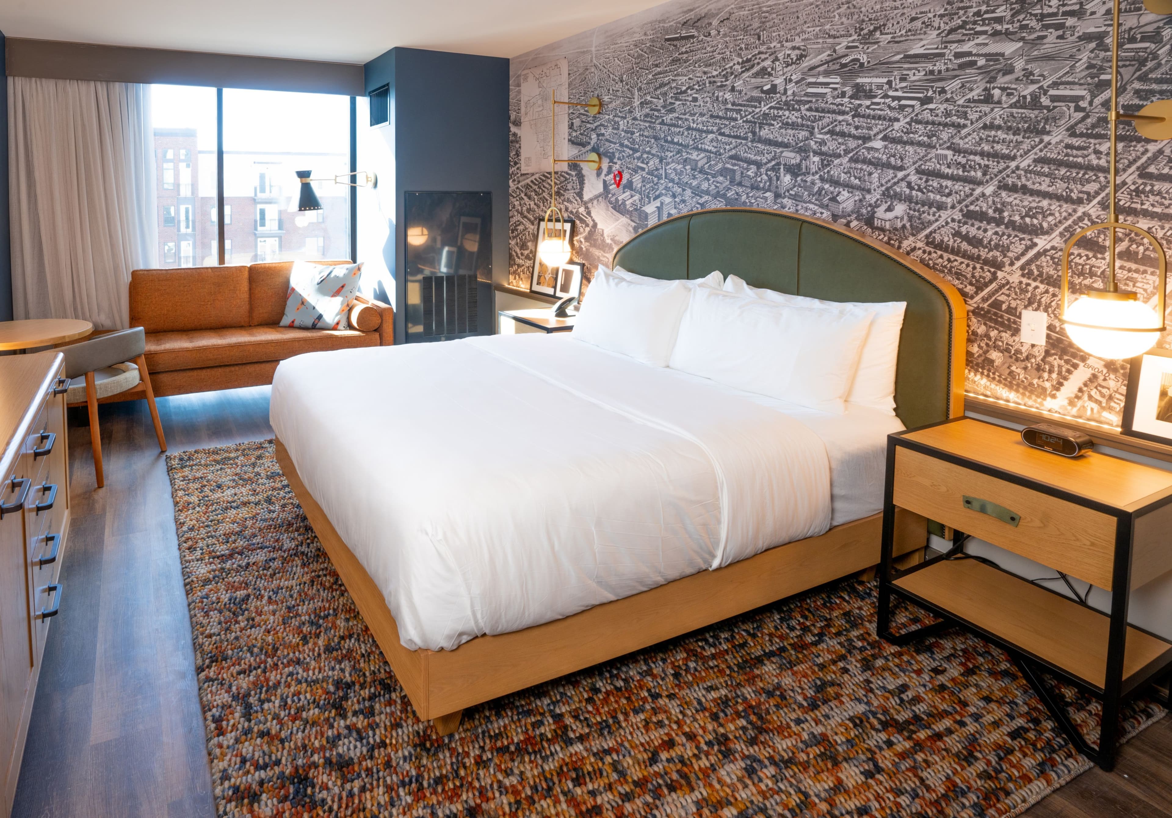 Hotel Indigo Columbus at Riverfront Place - Image 2