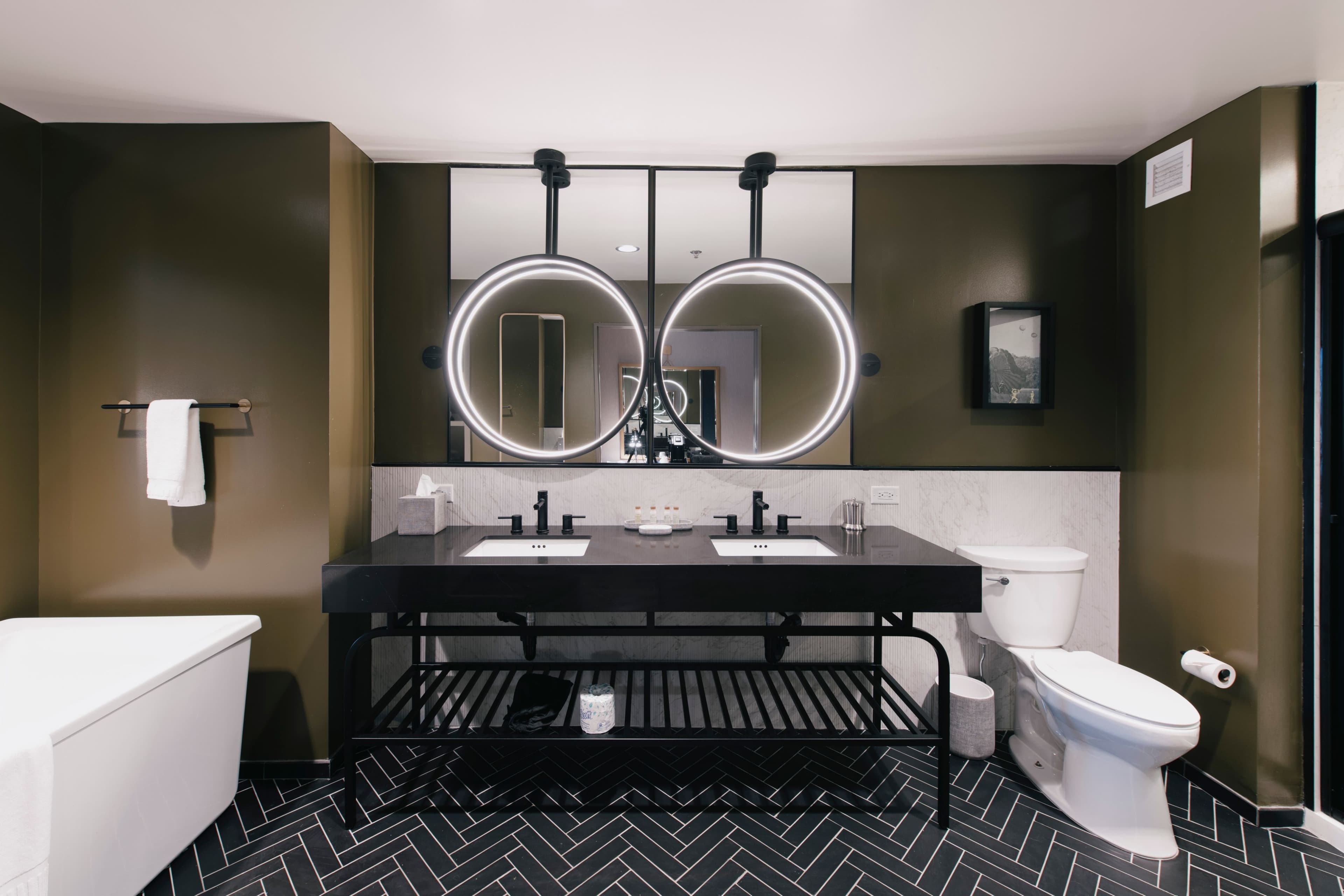 Hotel Indigo Columbus at Riverfront Place - Image 4