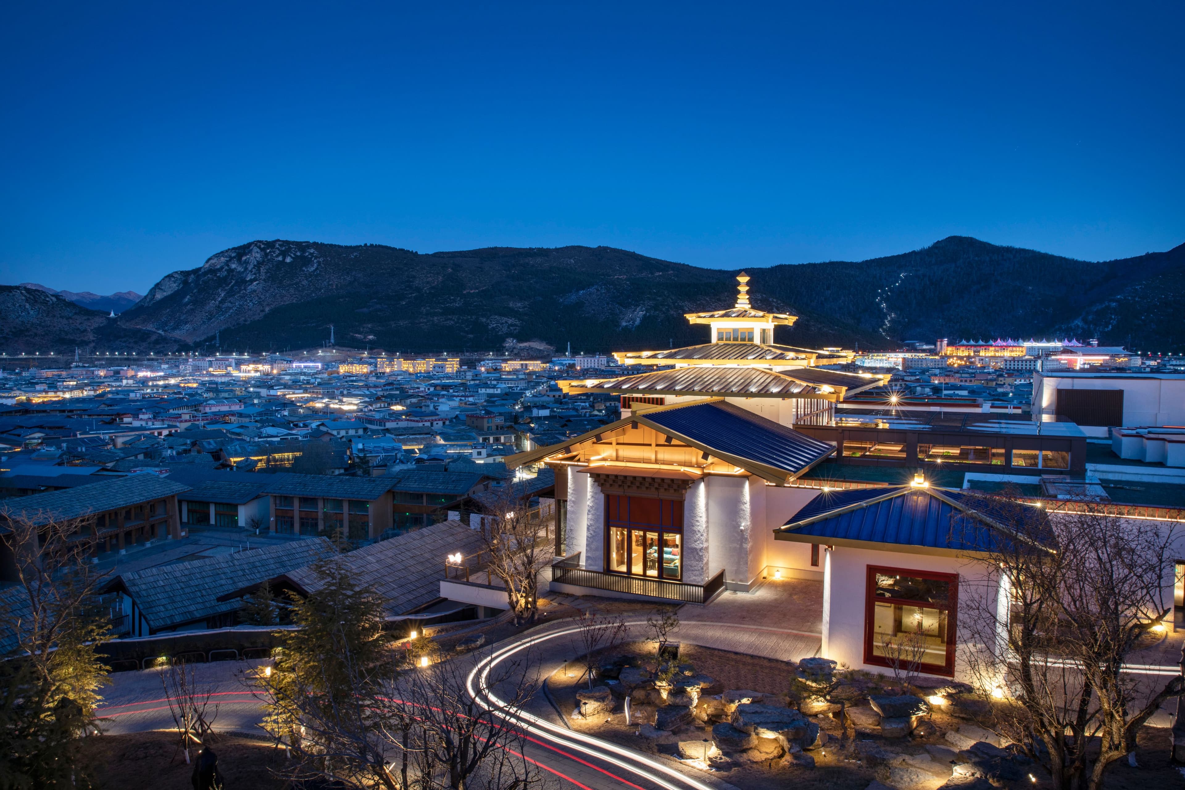 Hotel Indigo Diqing Moonlight City - Image 1