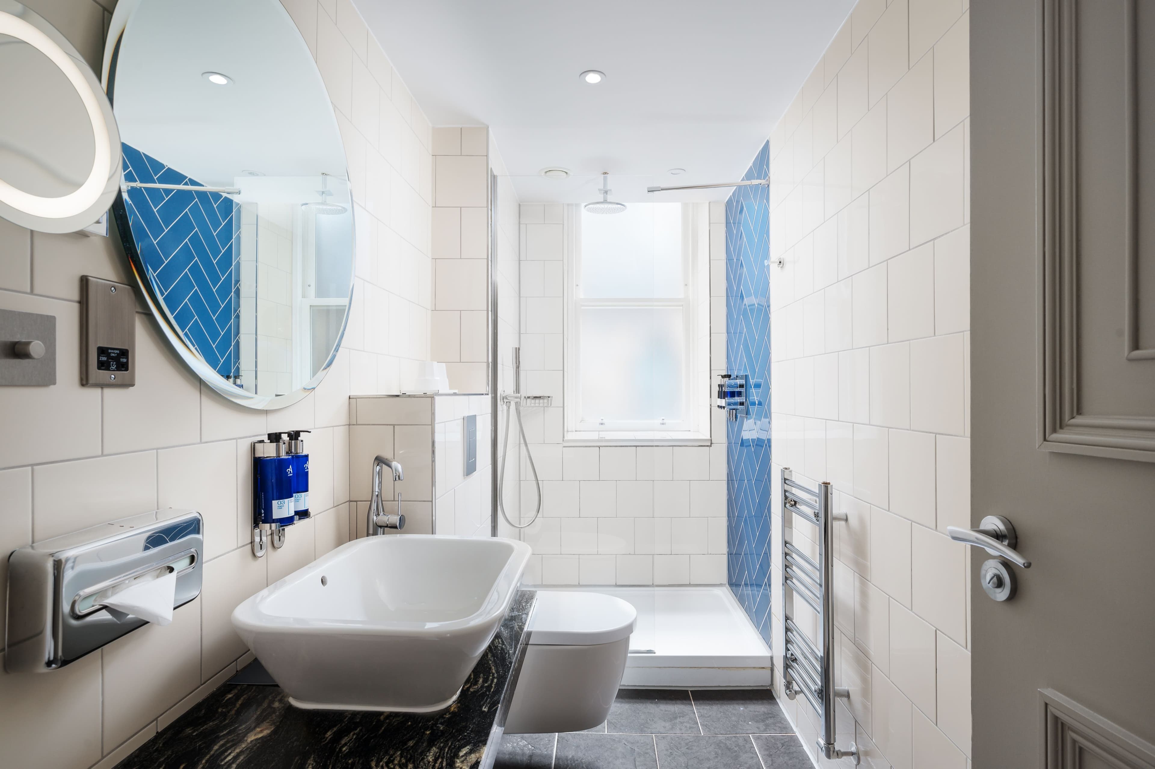 Hotel Indigo Edinburgh - Princes Street - Image 3