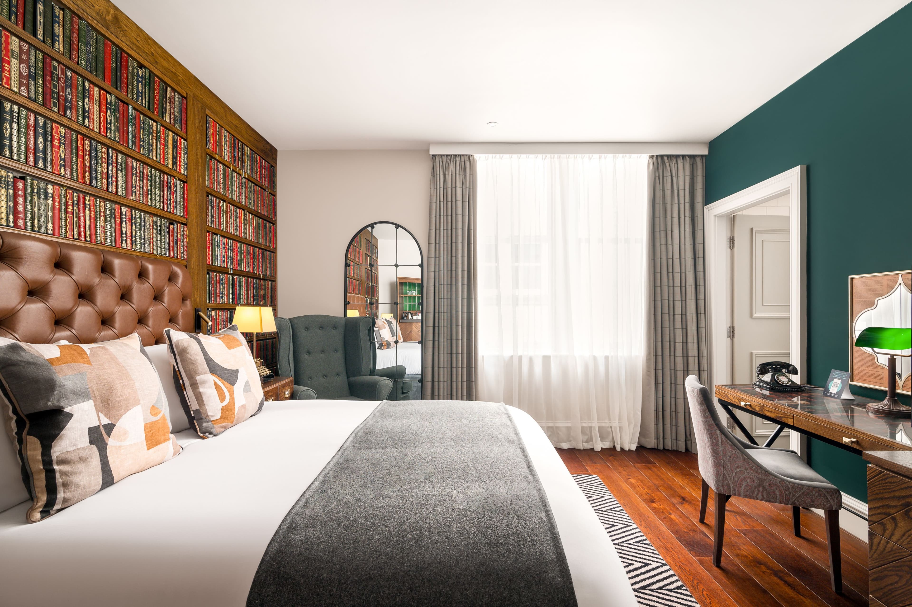 Hotel Indigo Edinburgh - Princes Street — 10