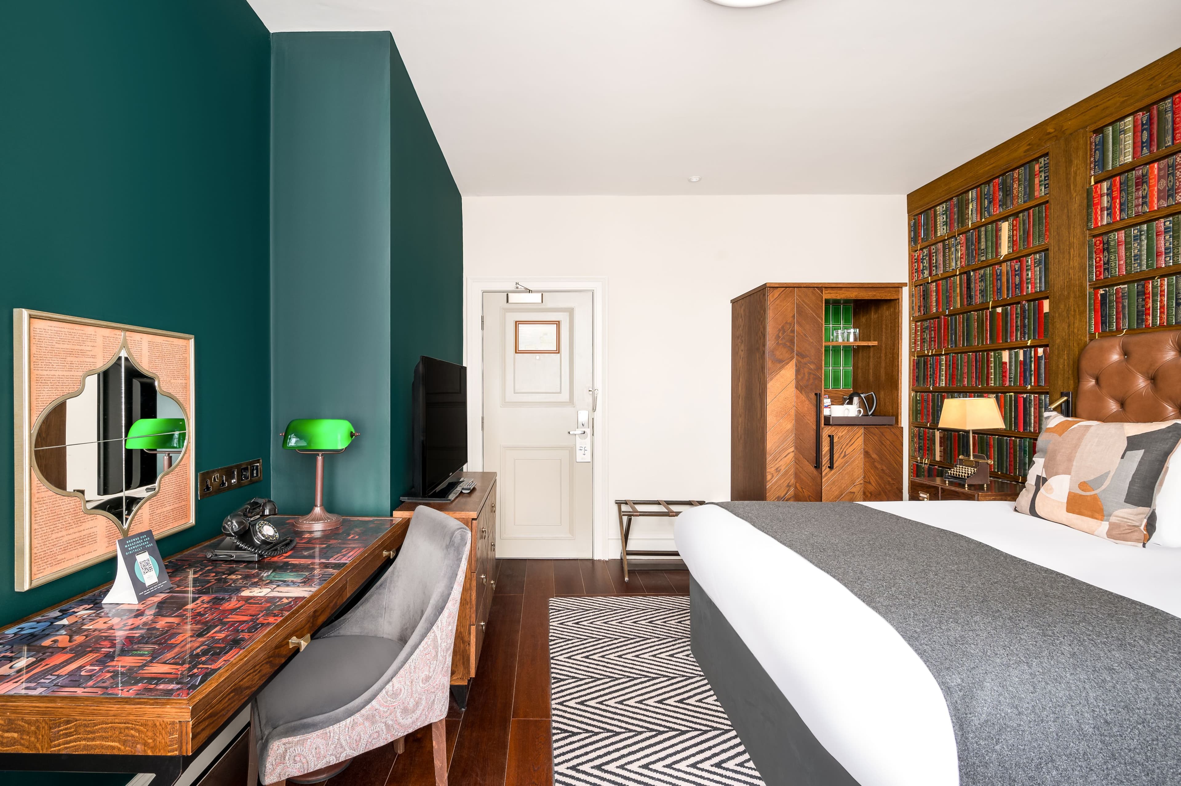 Hotel Indigo Edinburgh - Princes Street - Image 2