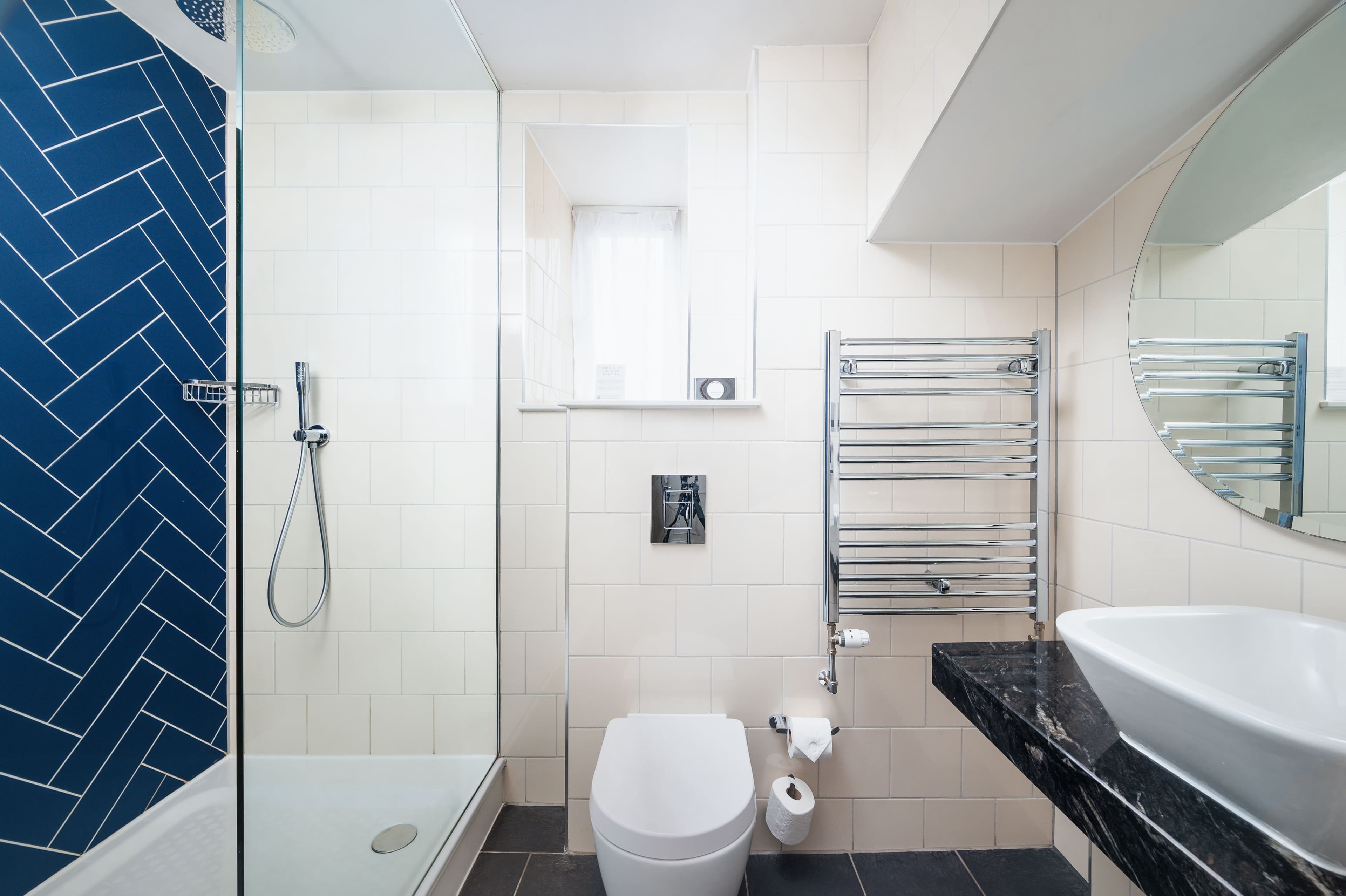 Hotel Indigo Edinburgh - Princes Street - Image 4