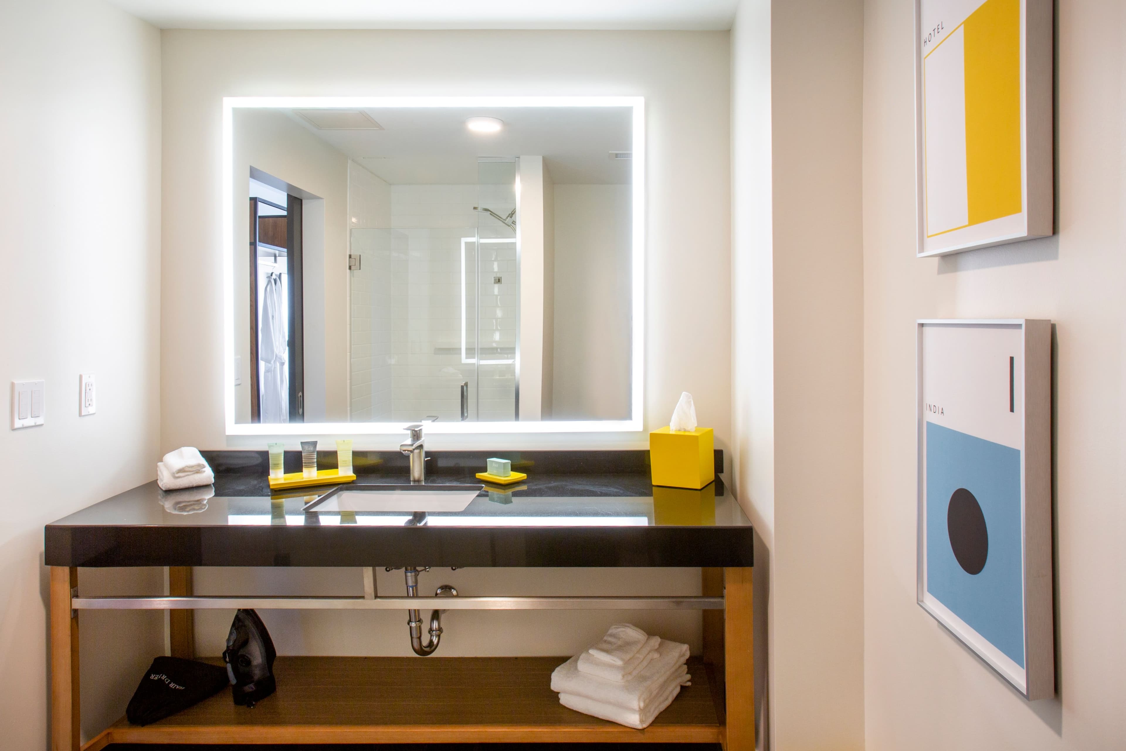 Hotel Indigo Seattle Everett Waterfront - Image 4