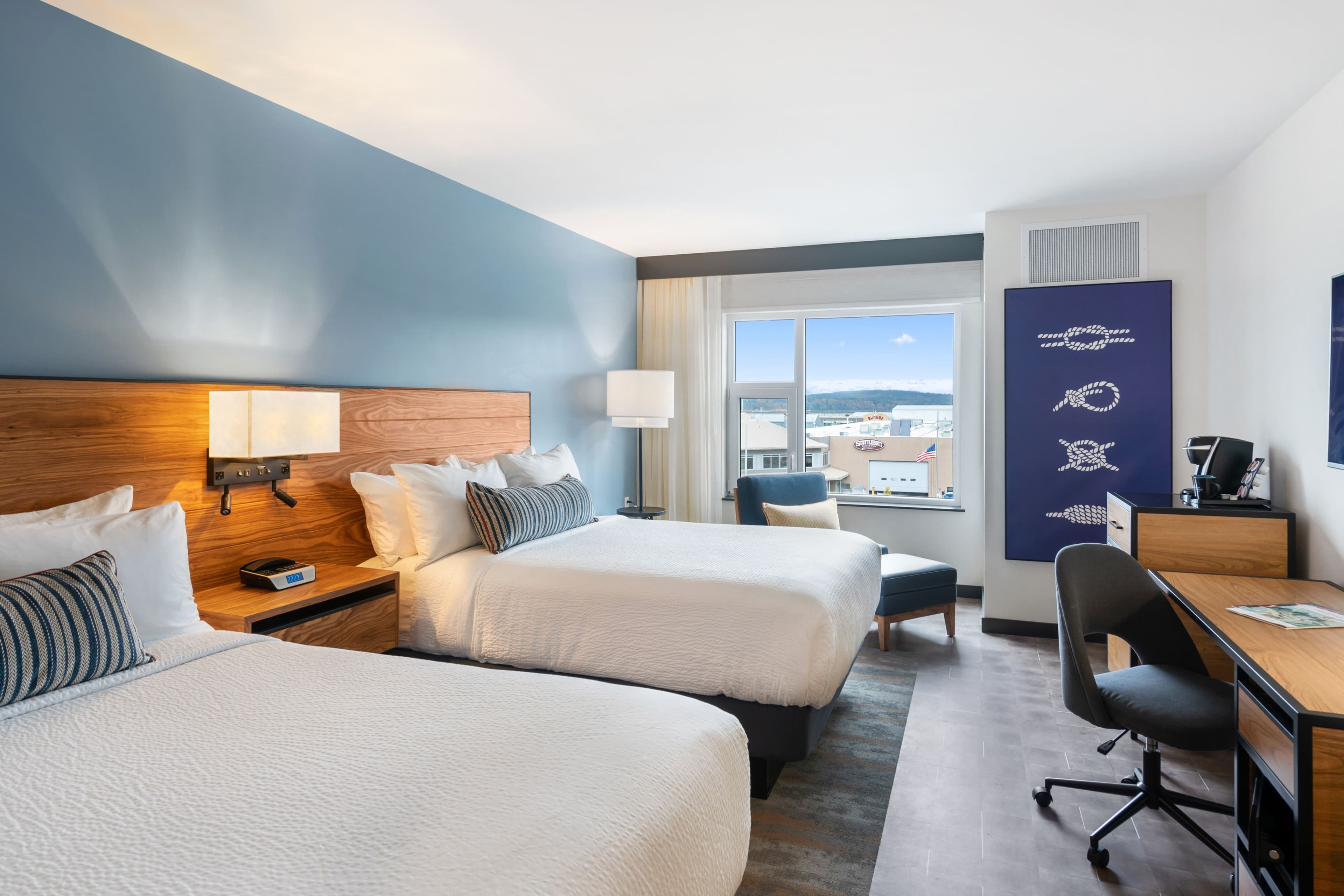Hotel Indigo Seattle Everett Waterfront — 10