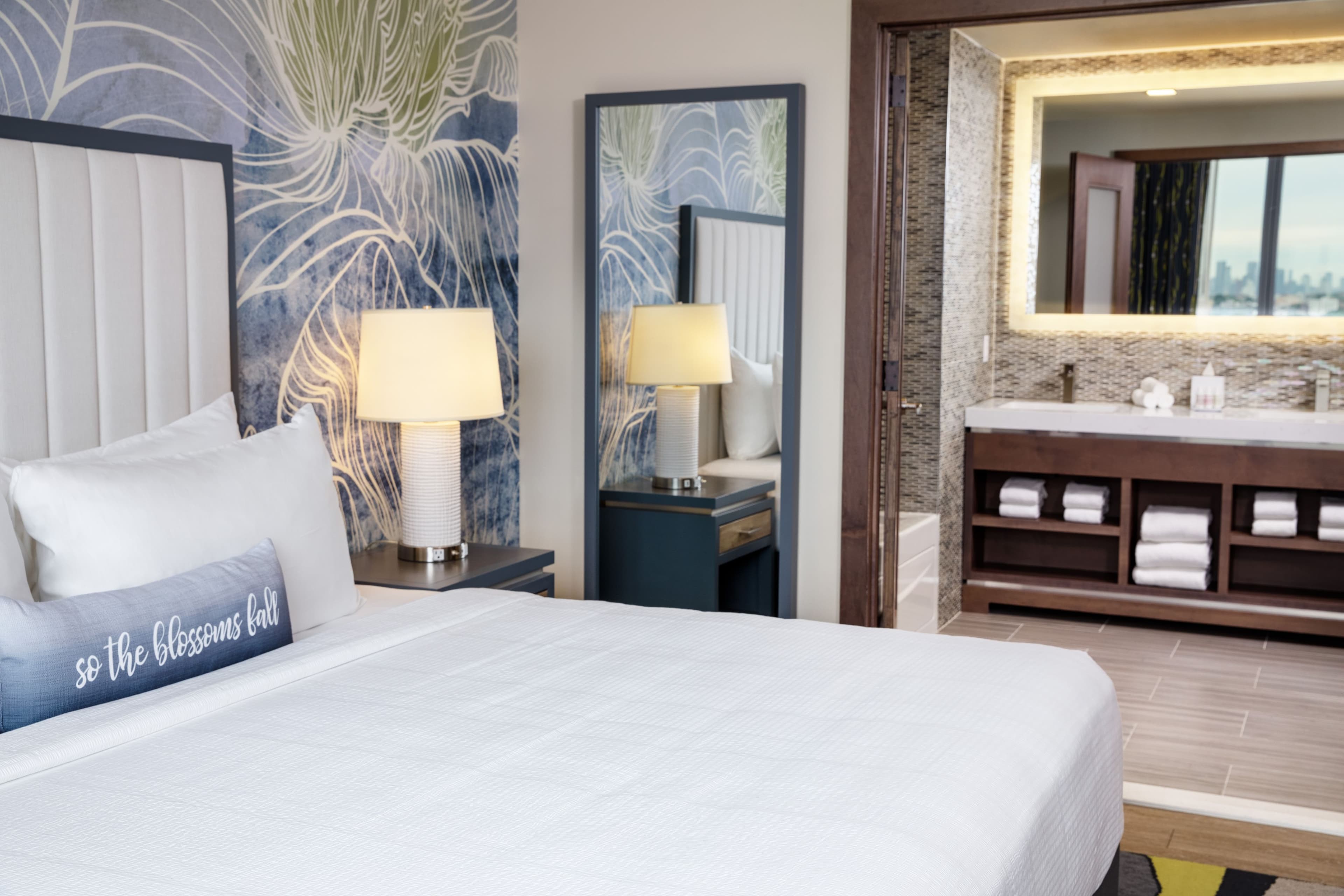 Hotel Indigo Flushing - LaGuardia — 10