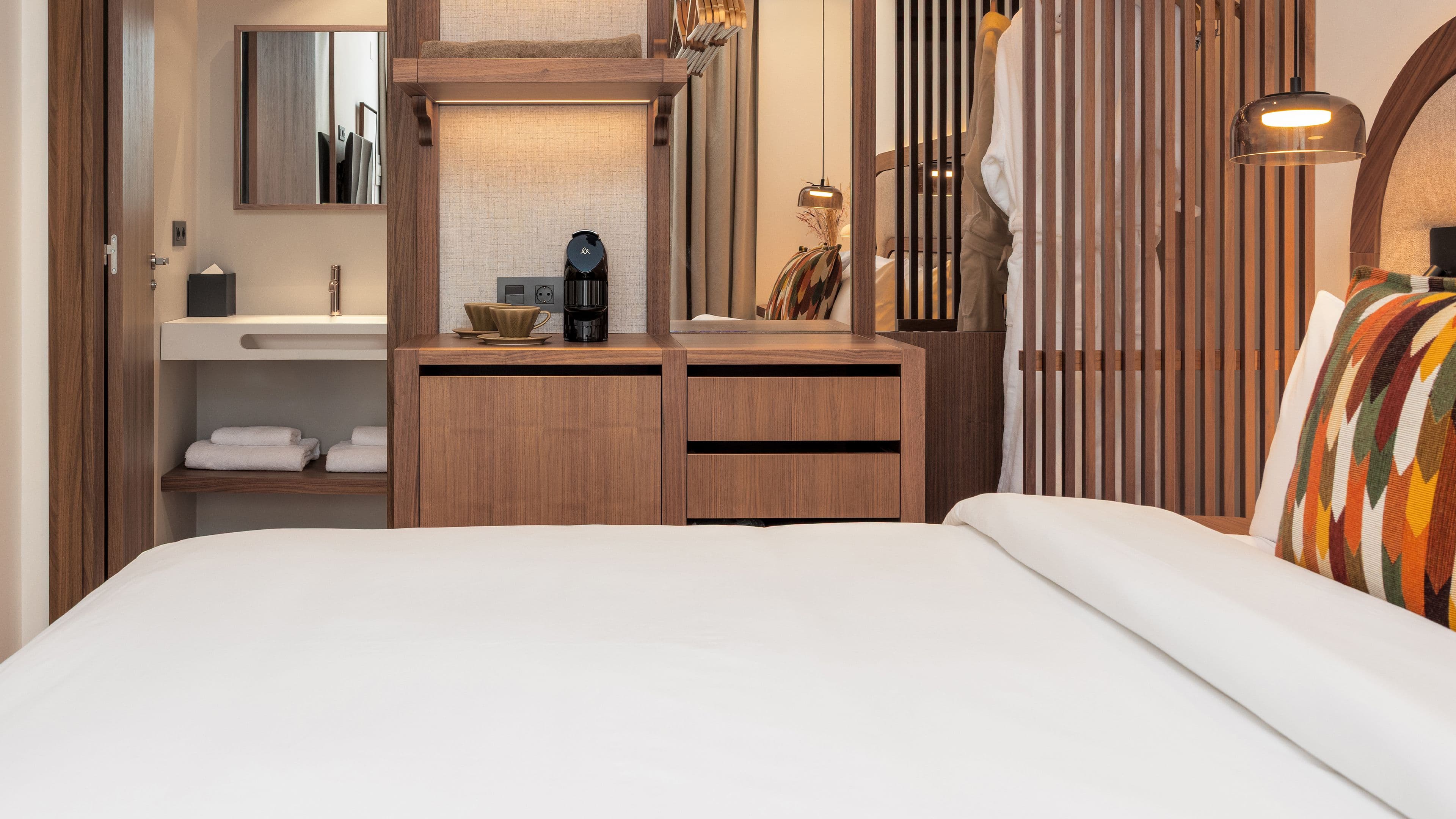 Standard Room - Image 11