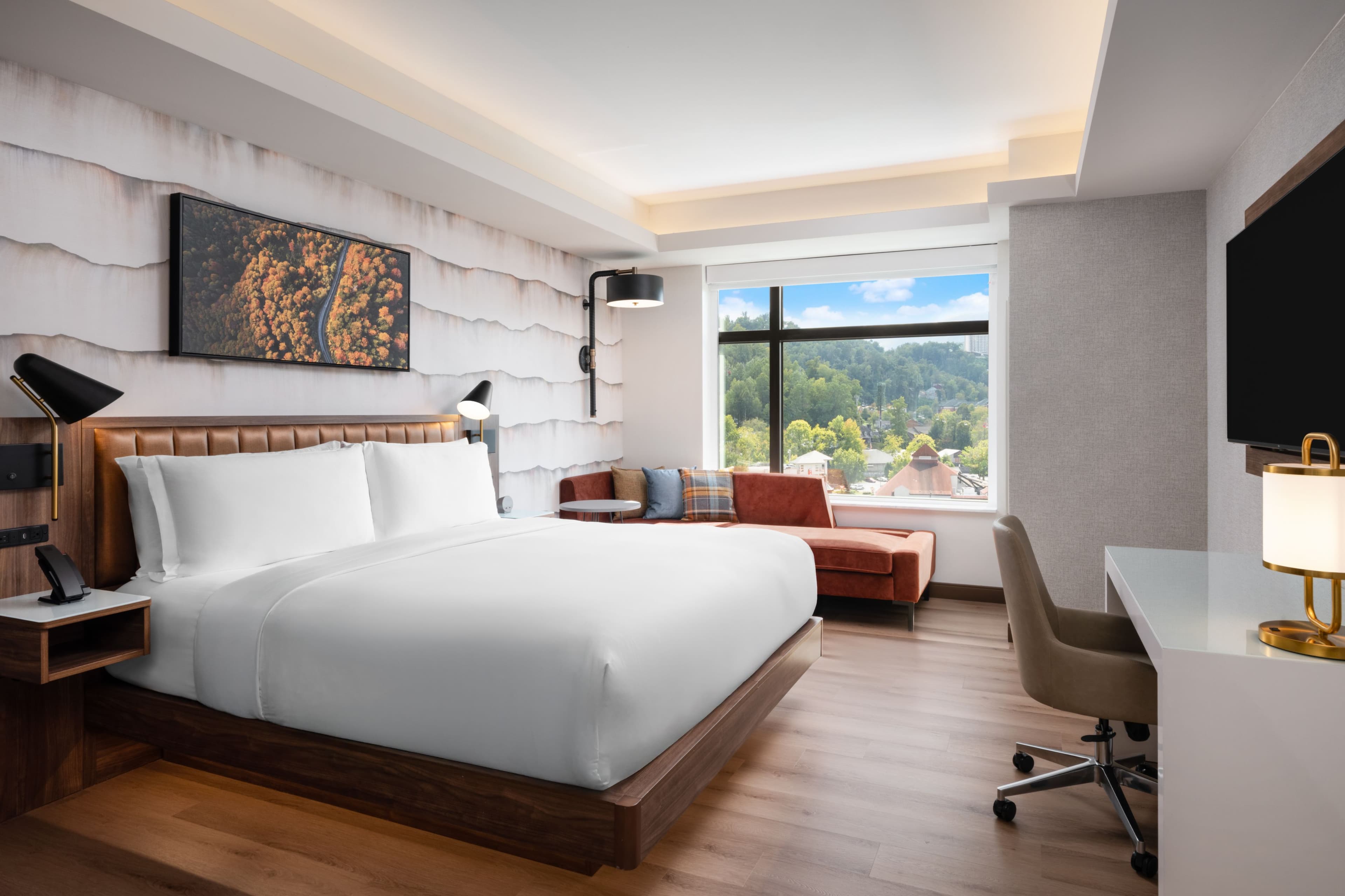 Hotel Indigo Gatlinburg Downtown — 7