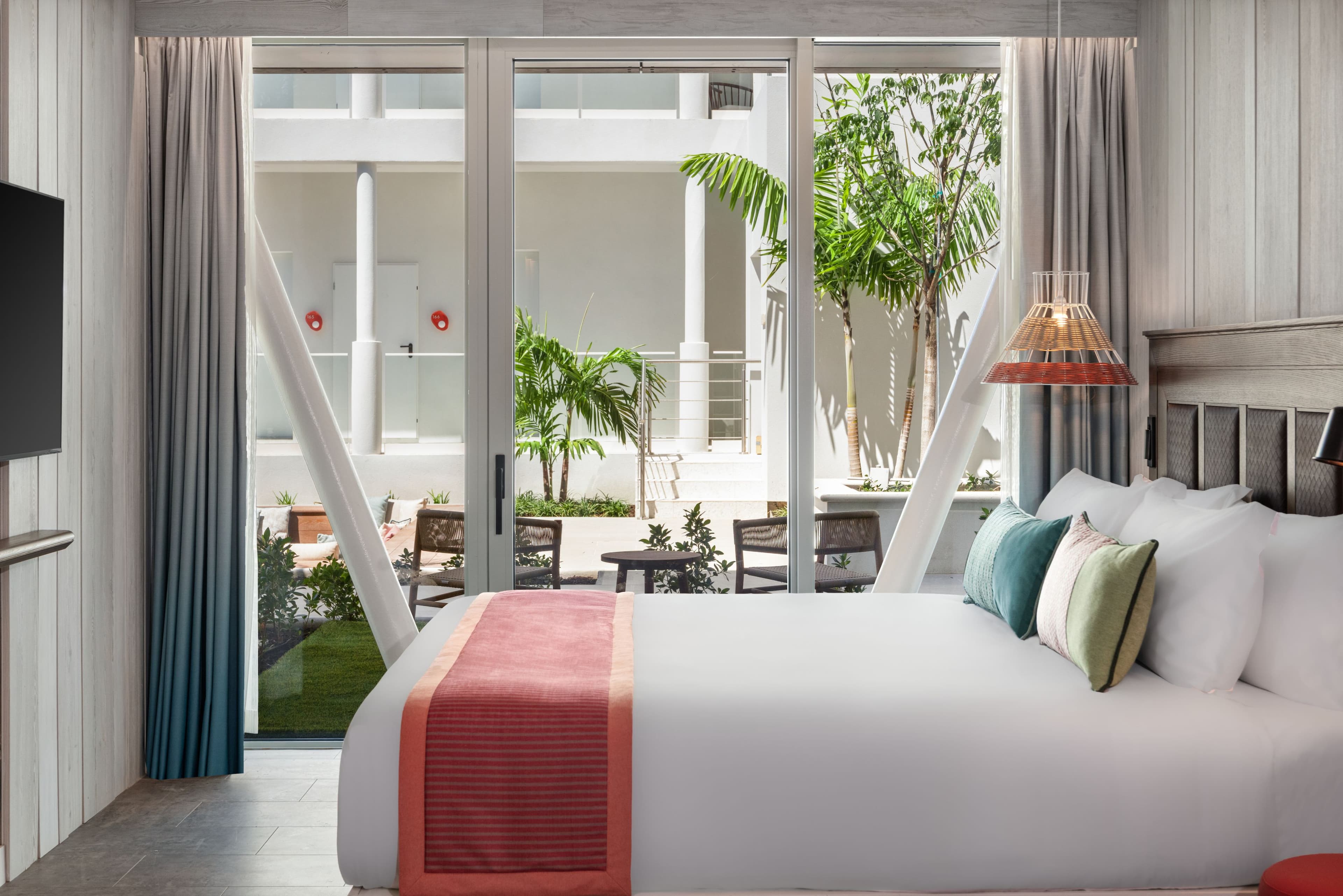 Hotel Indigo Turks & Caicos Grace Bay — 8