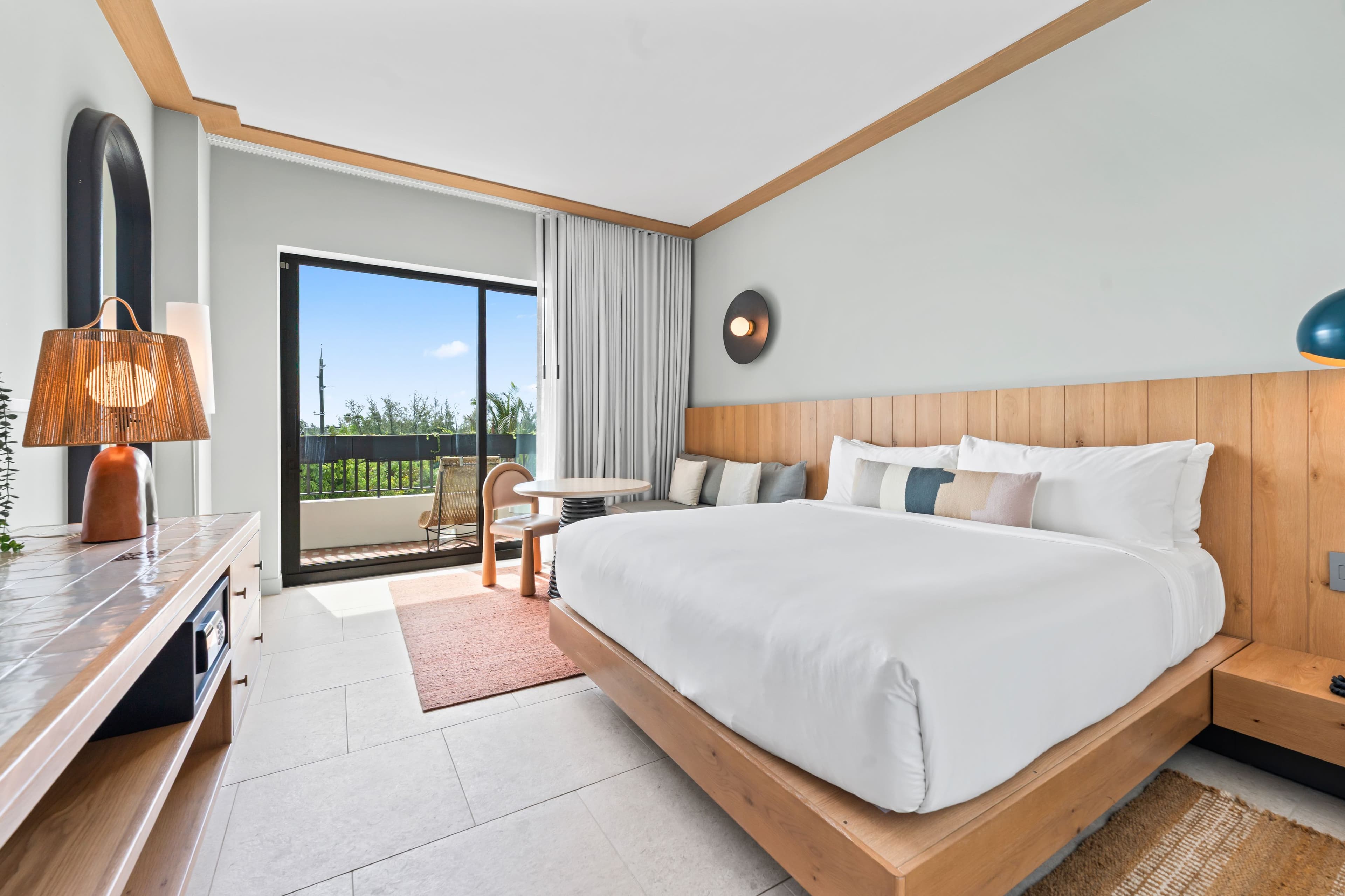 Hotel Indigo Grand Cayman — 11