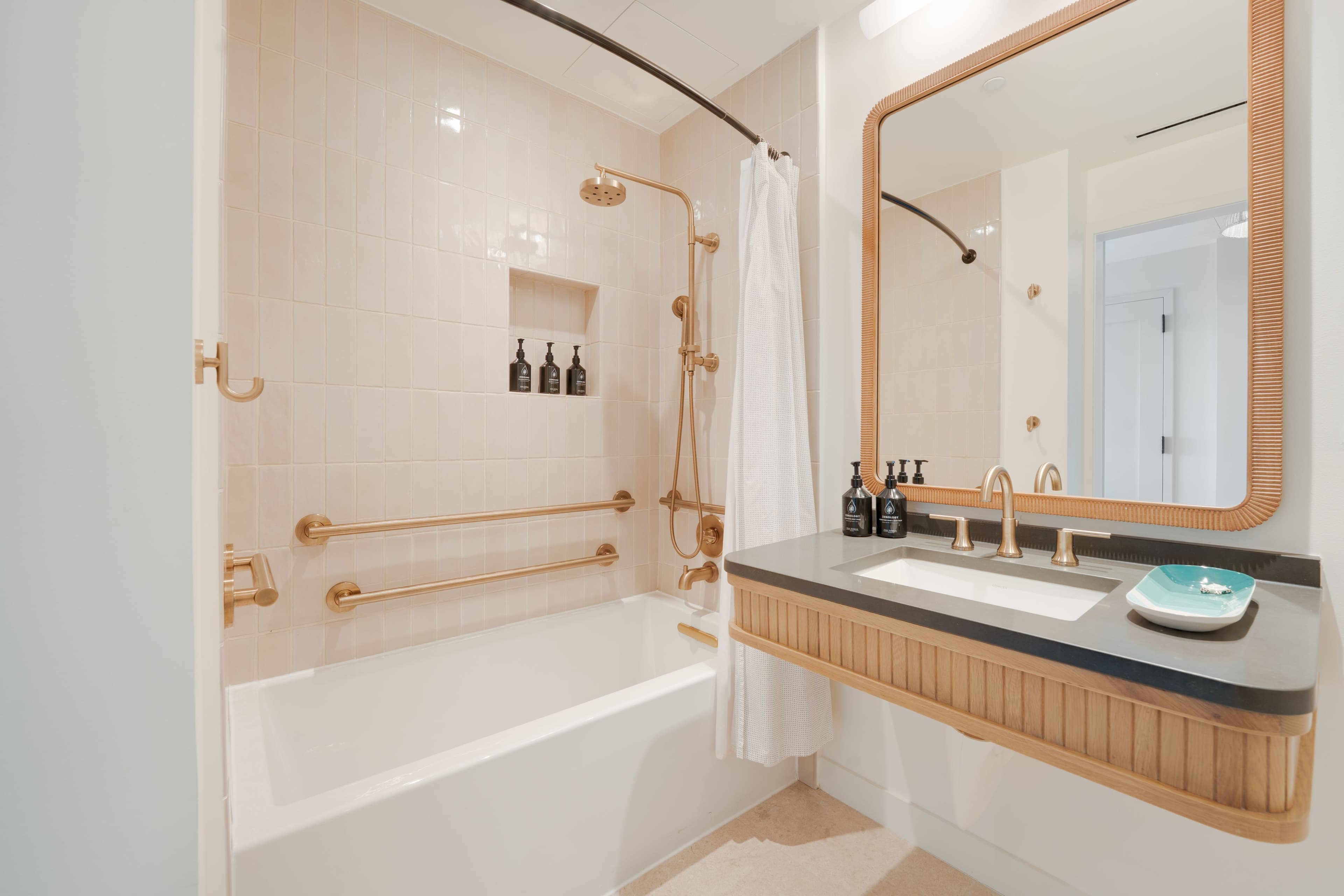 Hotel Indigo Grand Cayman — 12