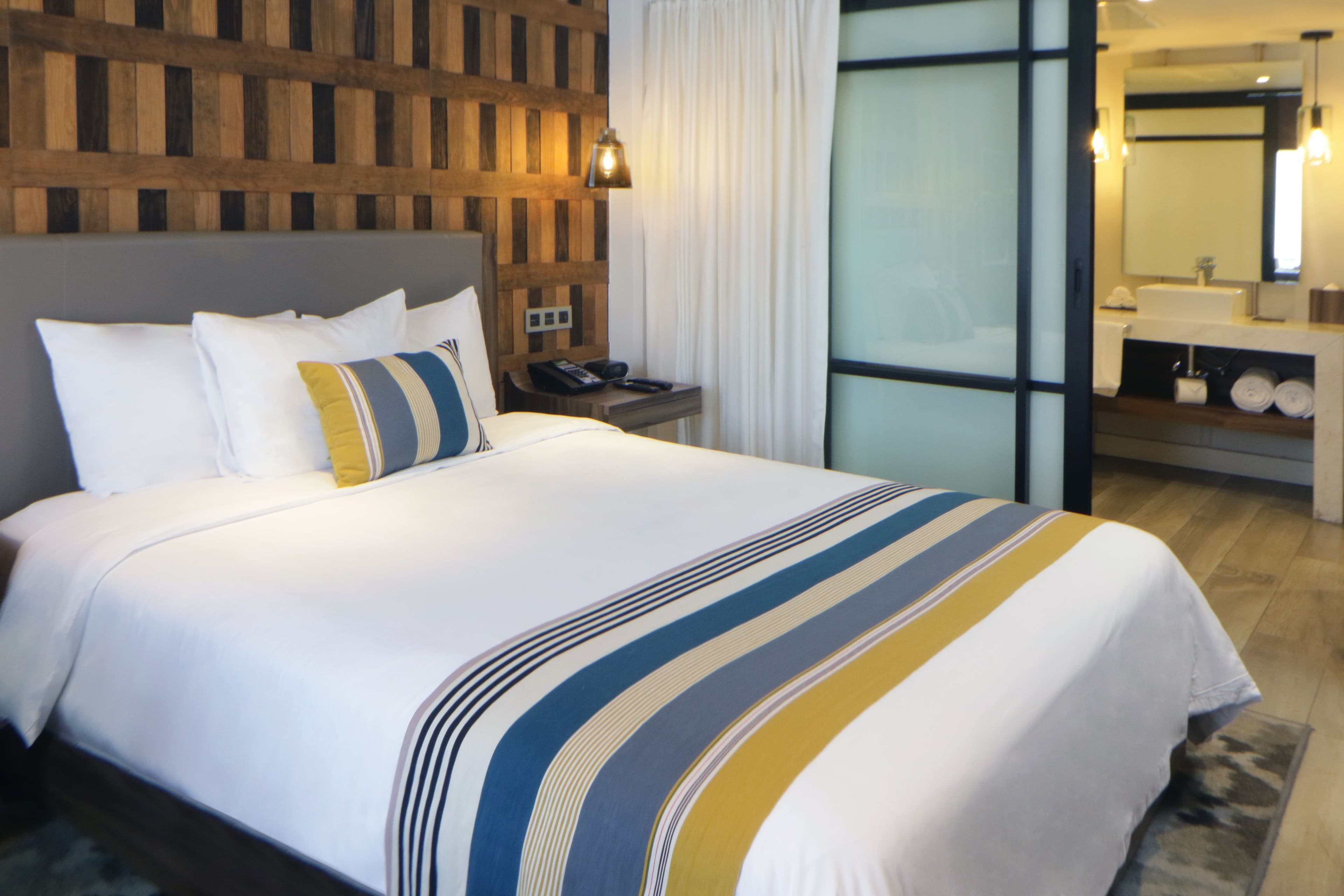 Hotel Indigo Guadalajara Expo - Image 2