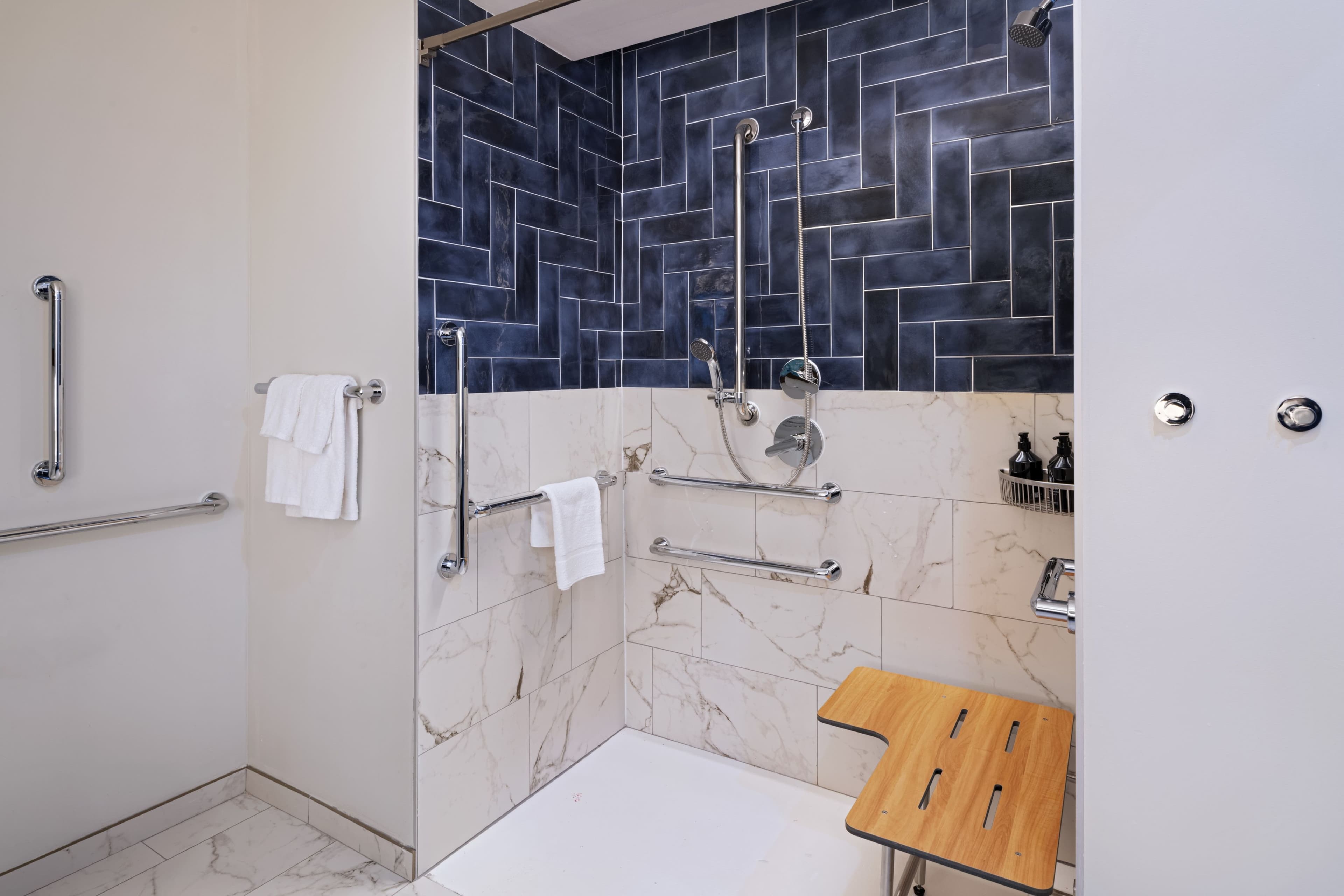 Hotel Indigo Irving - Las Colinas — 8