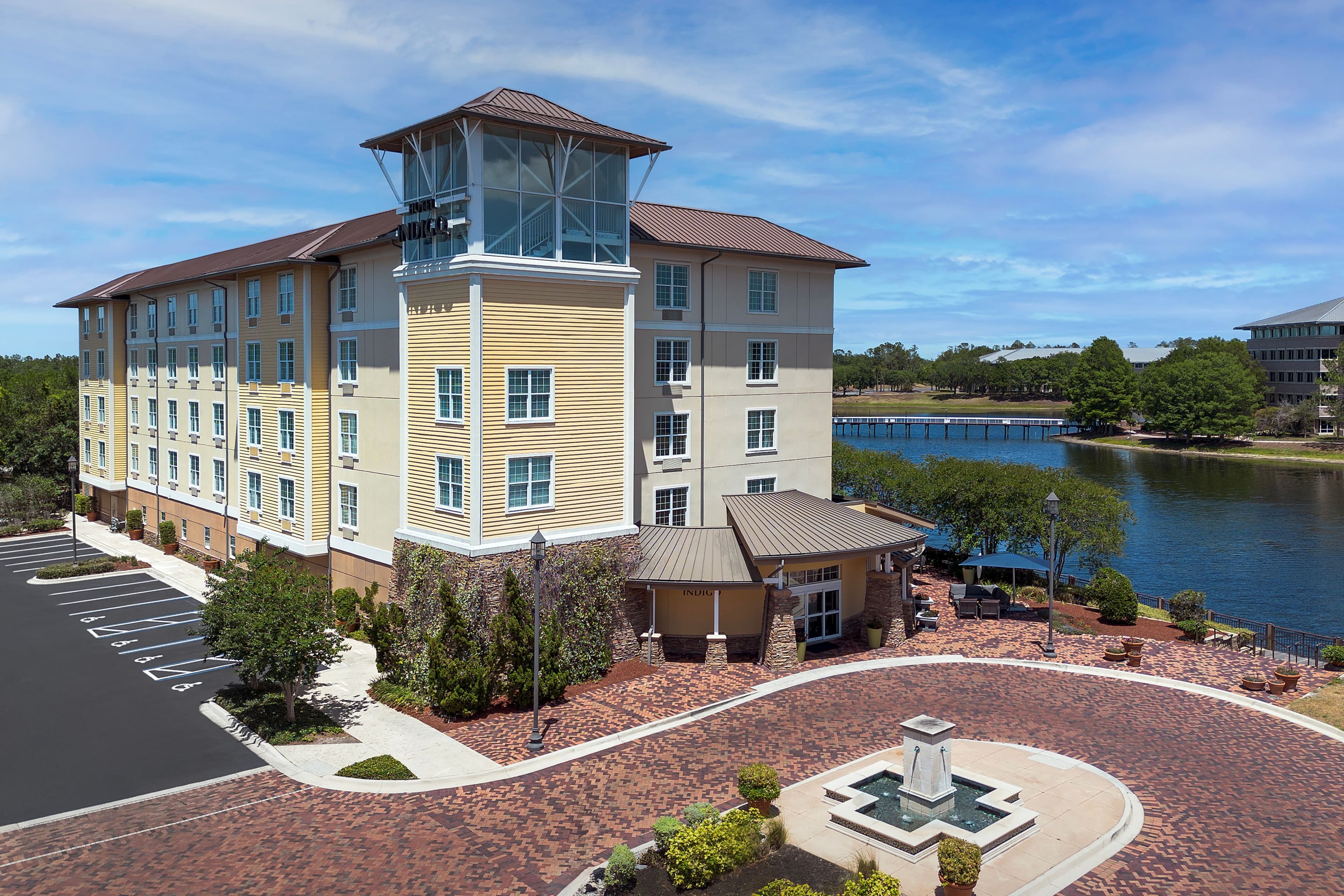 Hotel Indigo Jacksonville-Deerwood Park - Image 1