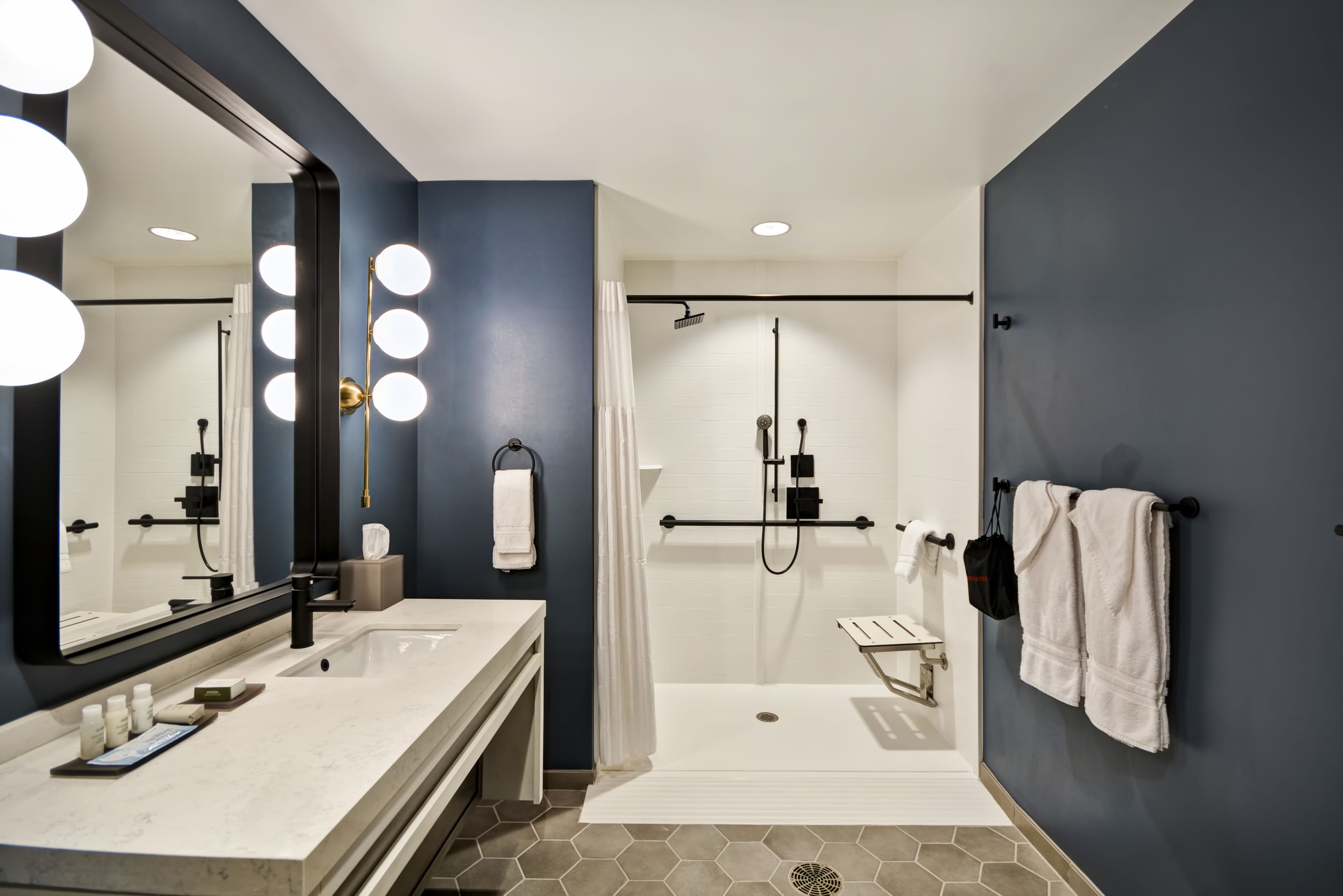 Hotel Indigo Kansas City – The Crossroads — 11