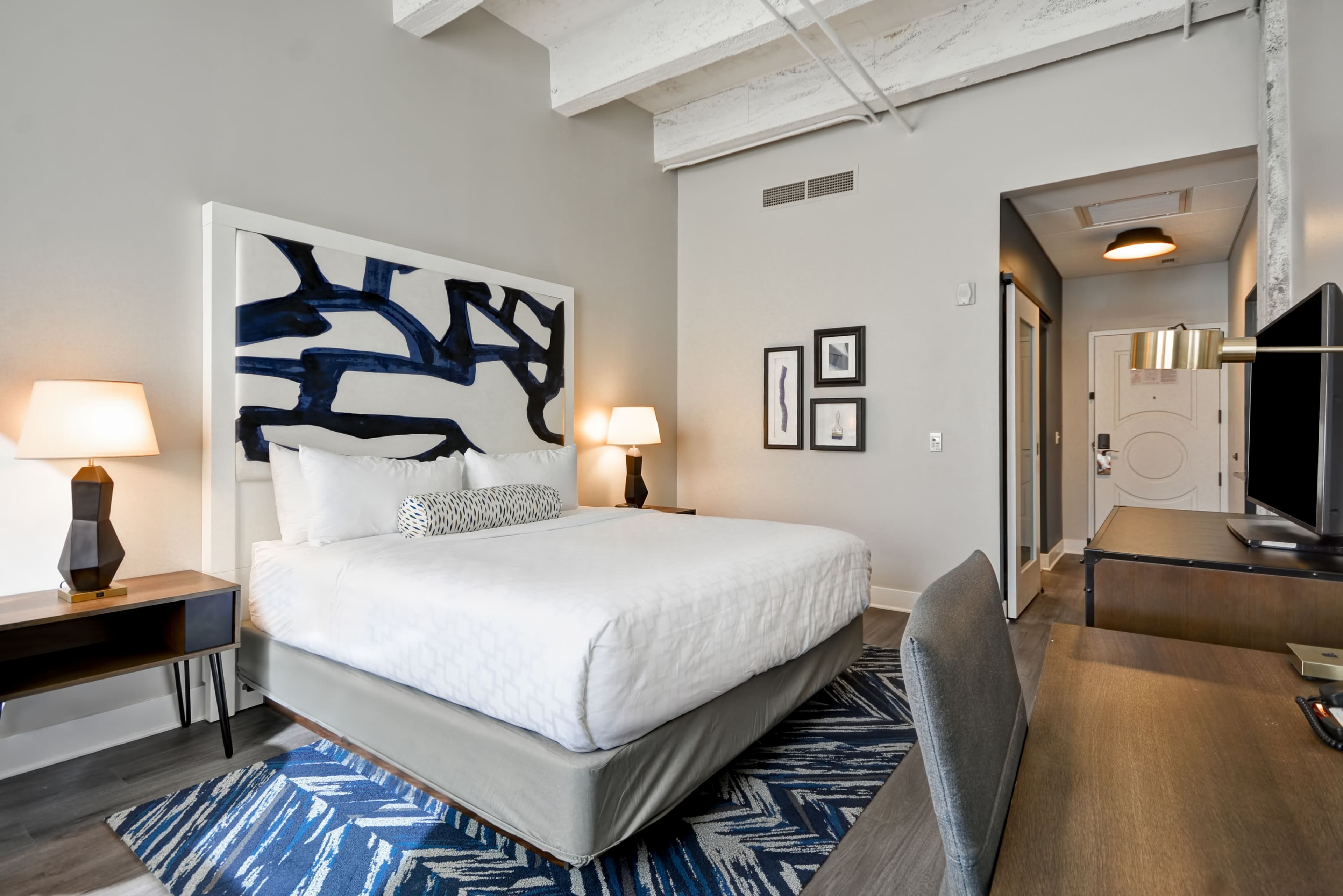 Hotel Indigo Kansas City – The Crossroads - Image 2