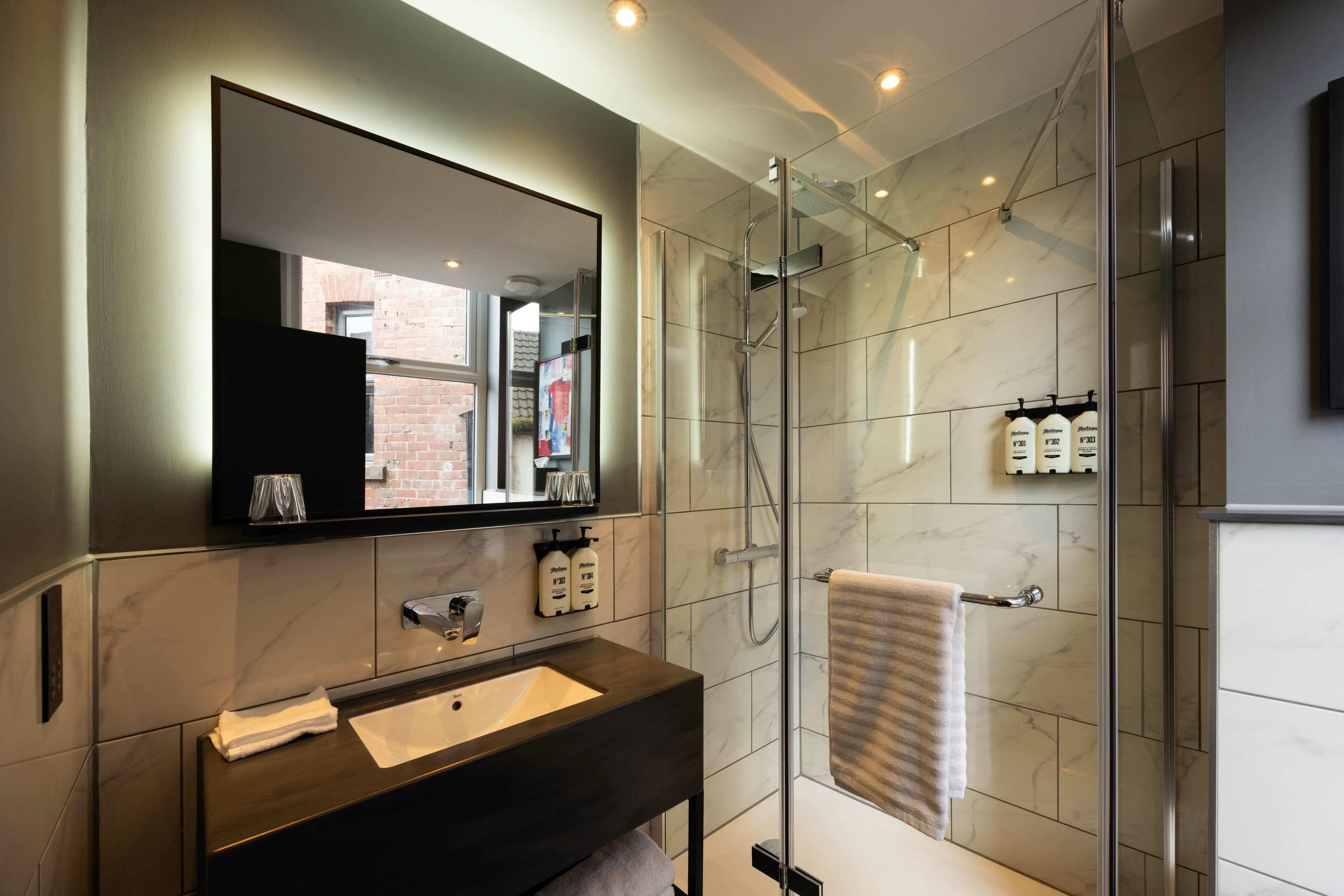 Hotel Indigo Leeds - Image 2