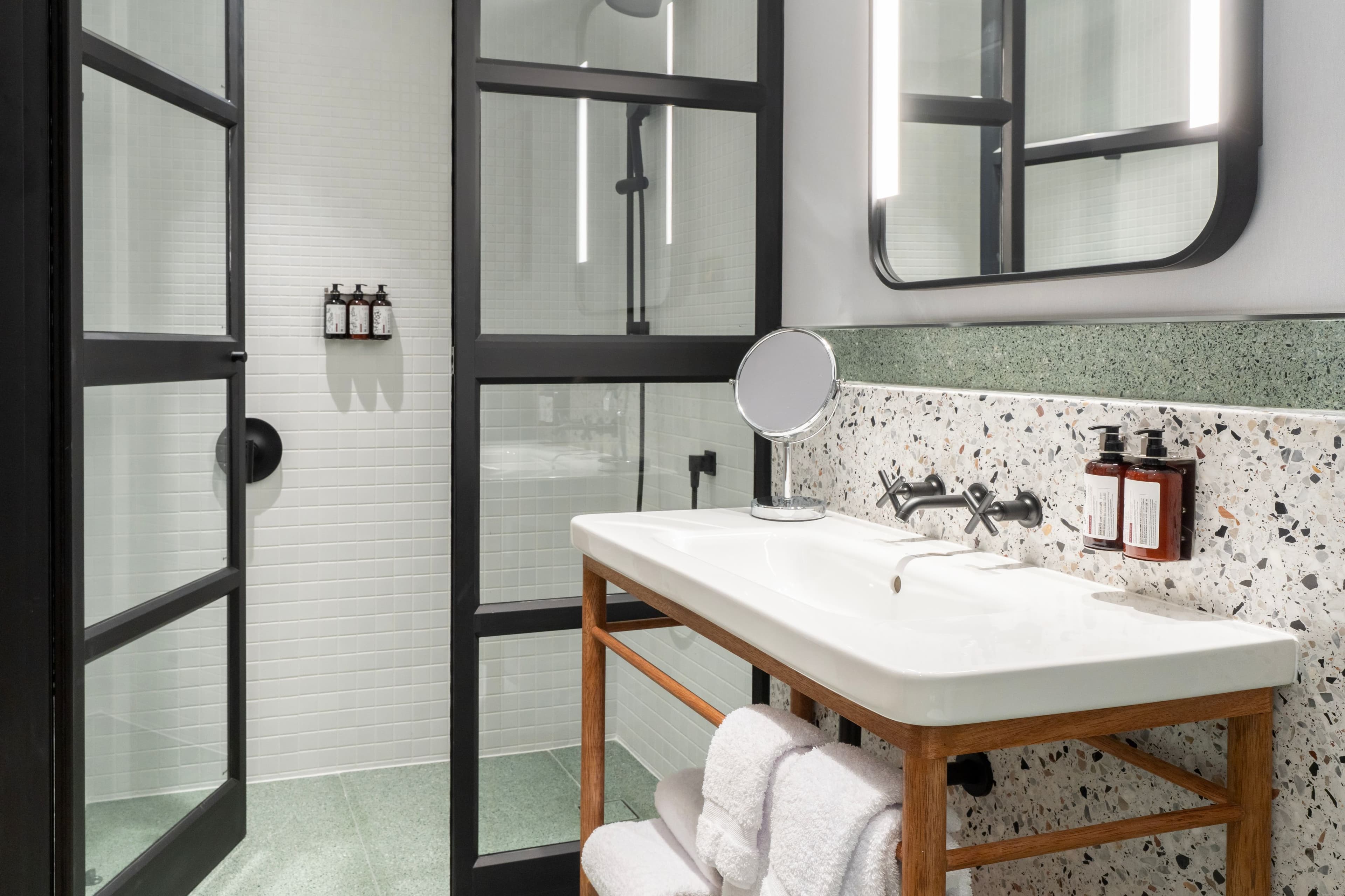 Hotel Indigo Lima Miraflores — 8