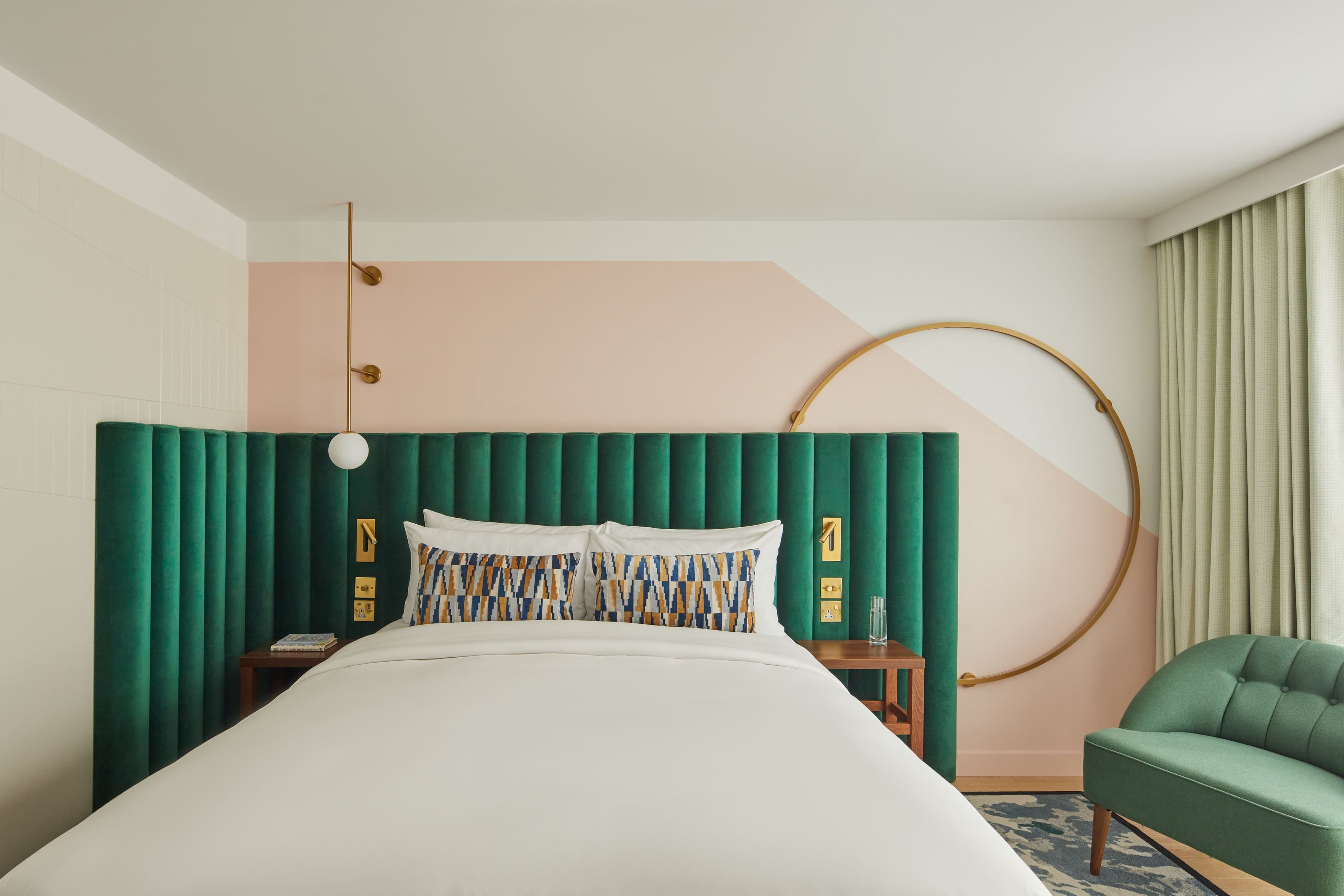 Hotel Indigo London Clerkenwell - Image 2