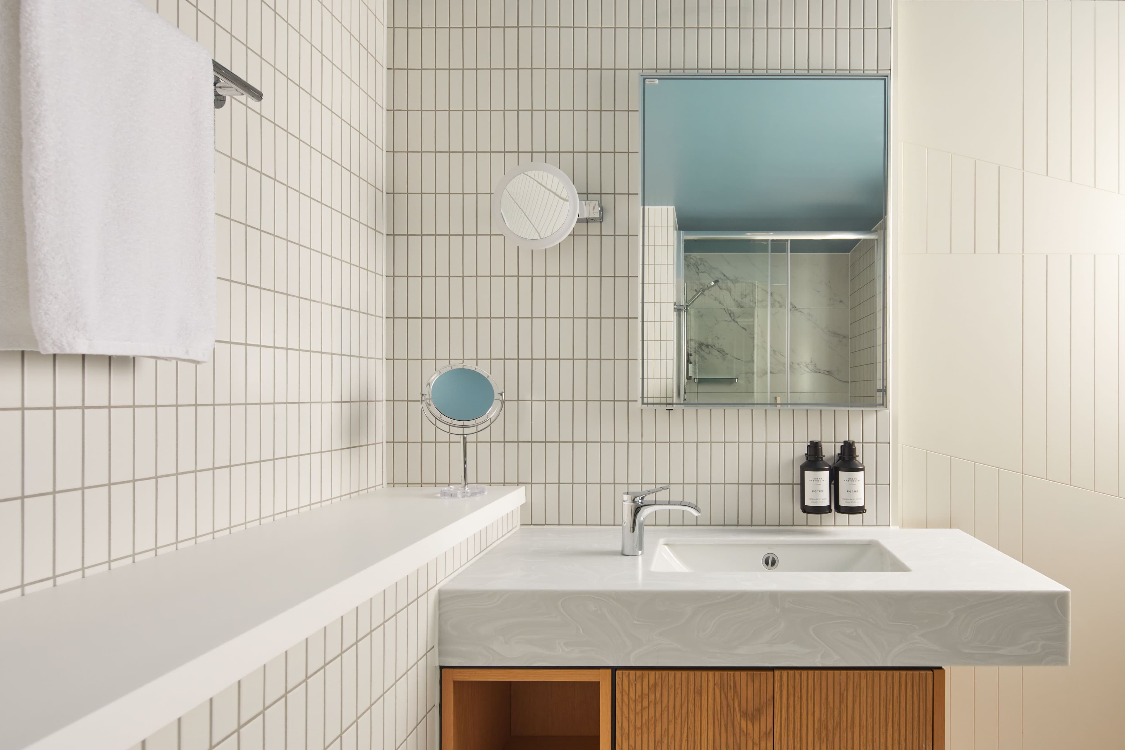 Hotel Indigo London Clerkenwell - Image 3