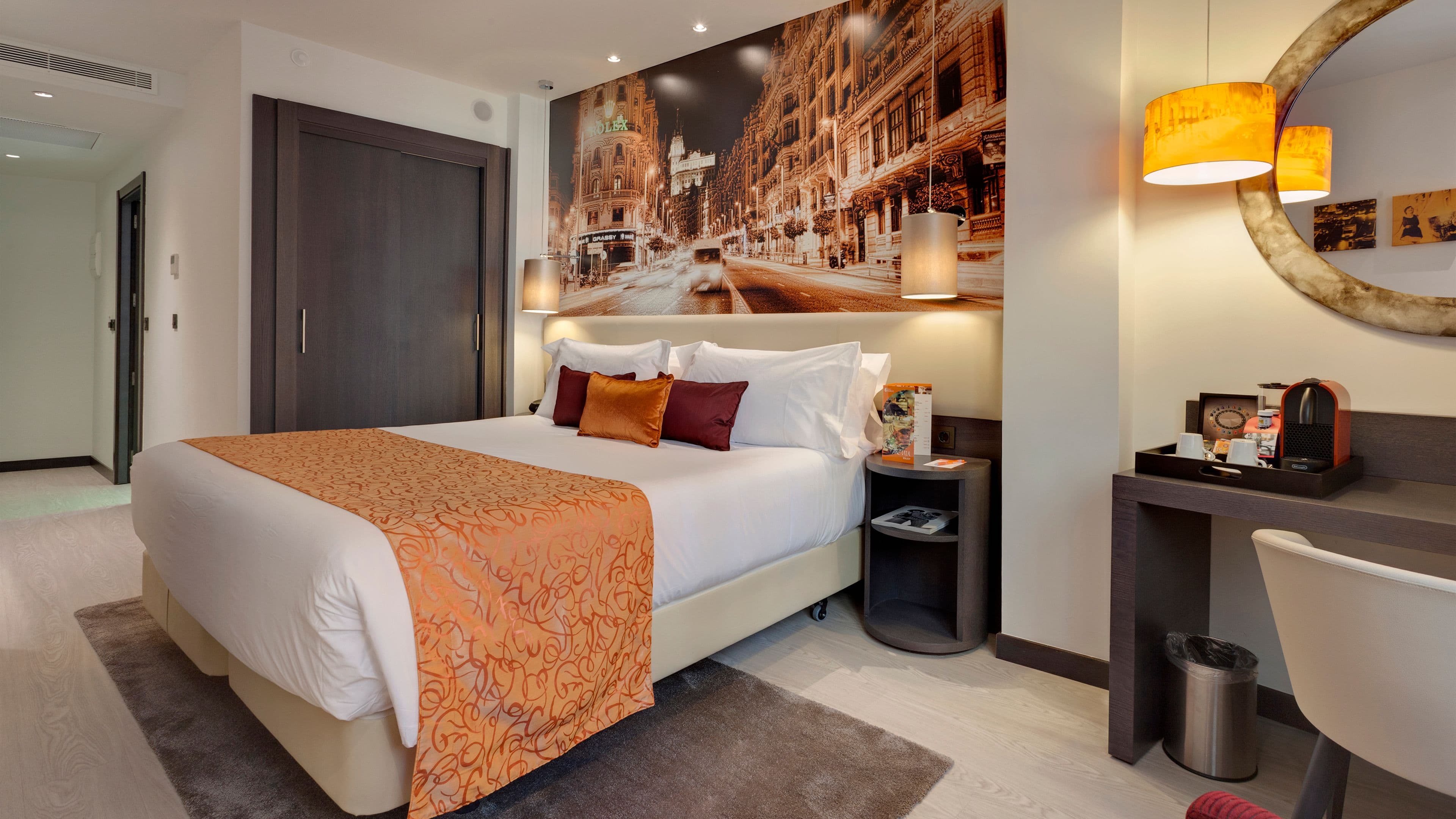 Hotel Indigo Madrid - Gran Via — 9