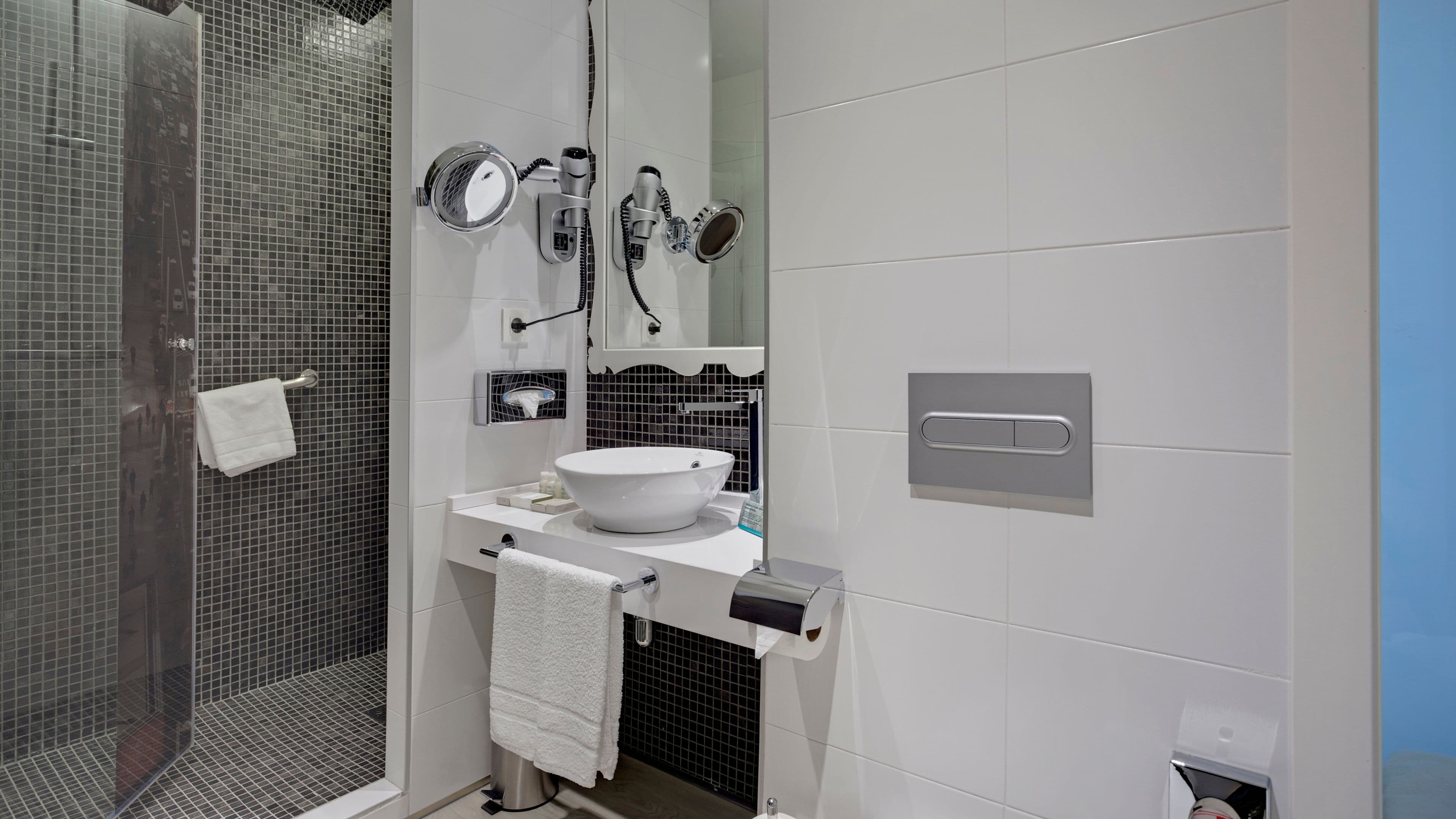 Hotel Indigo Madrid - Gran Via — 12