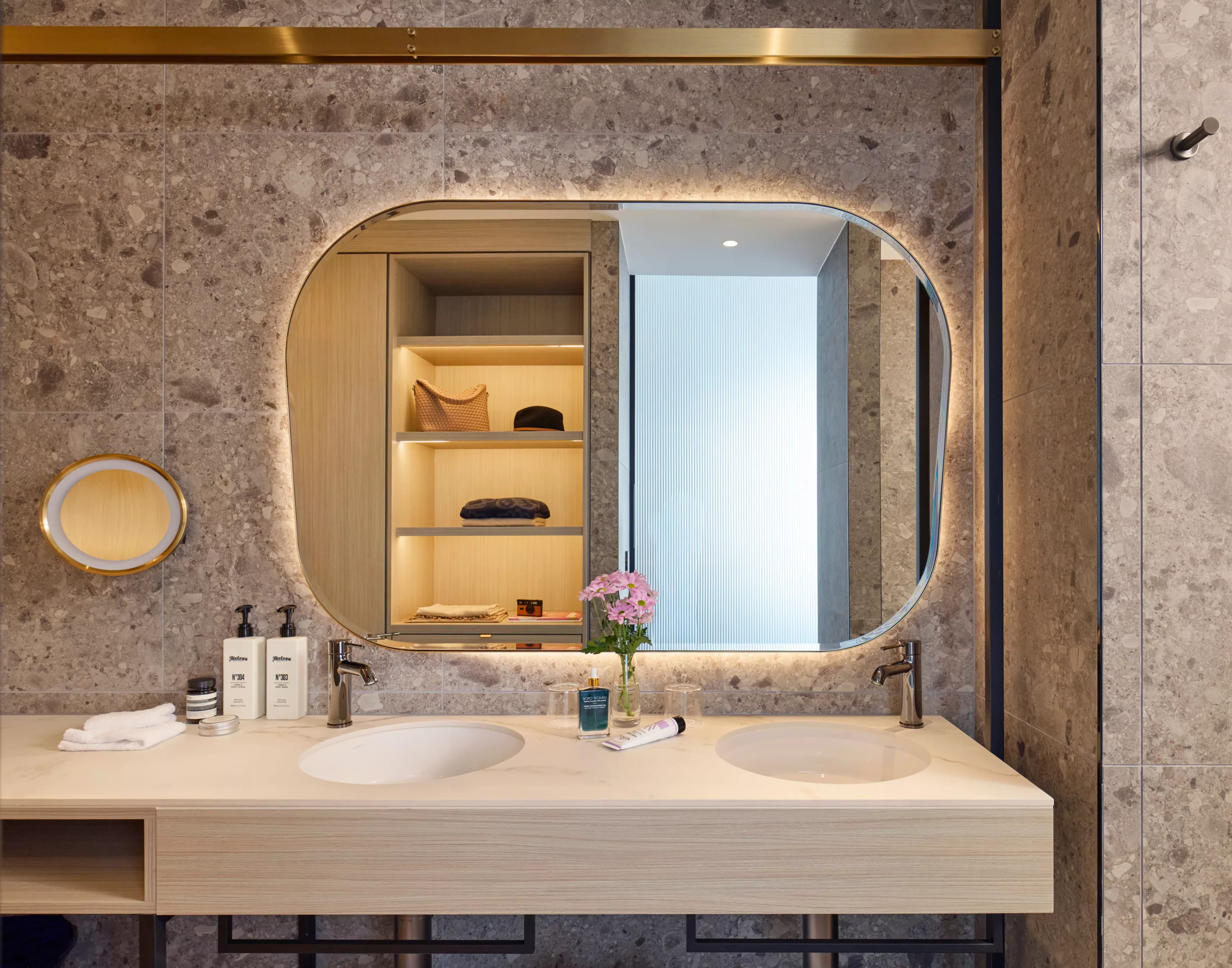Hotel Indigo Melbourne Little Collins — 88