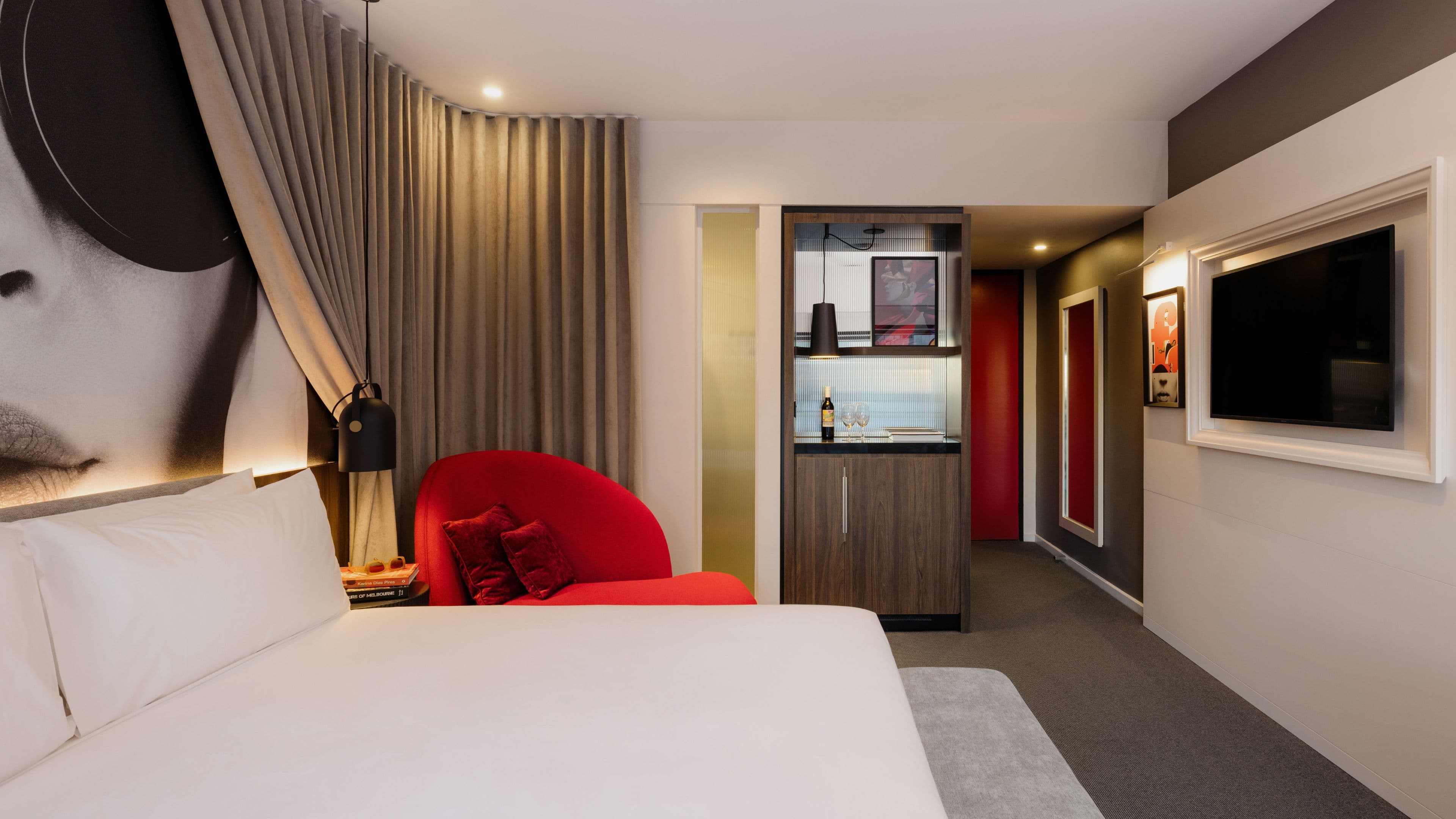 Hotel Indigo Melbourne on Flinders - Image 2