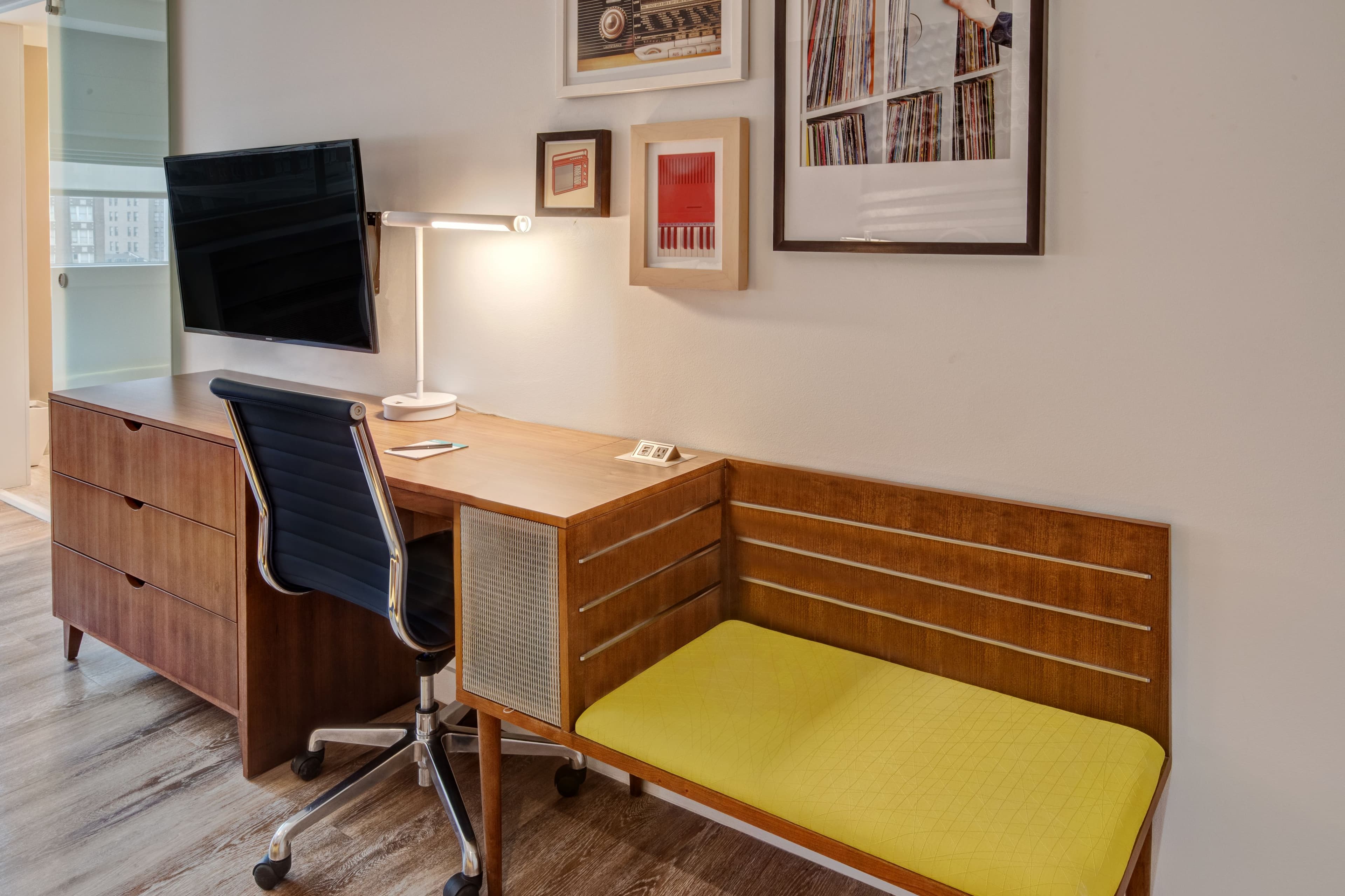 Hotel Indigo Memphis Downtown — 19