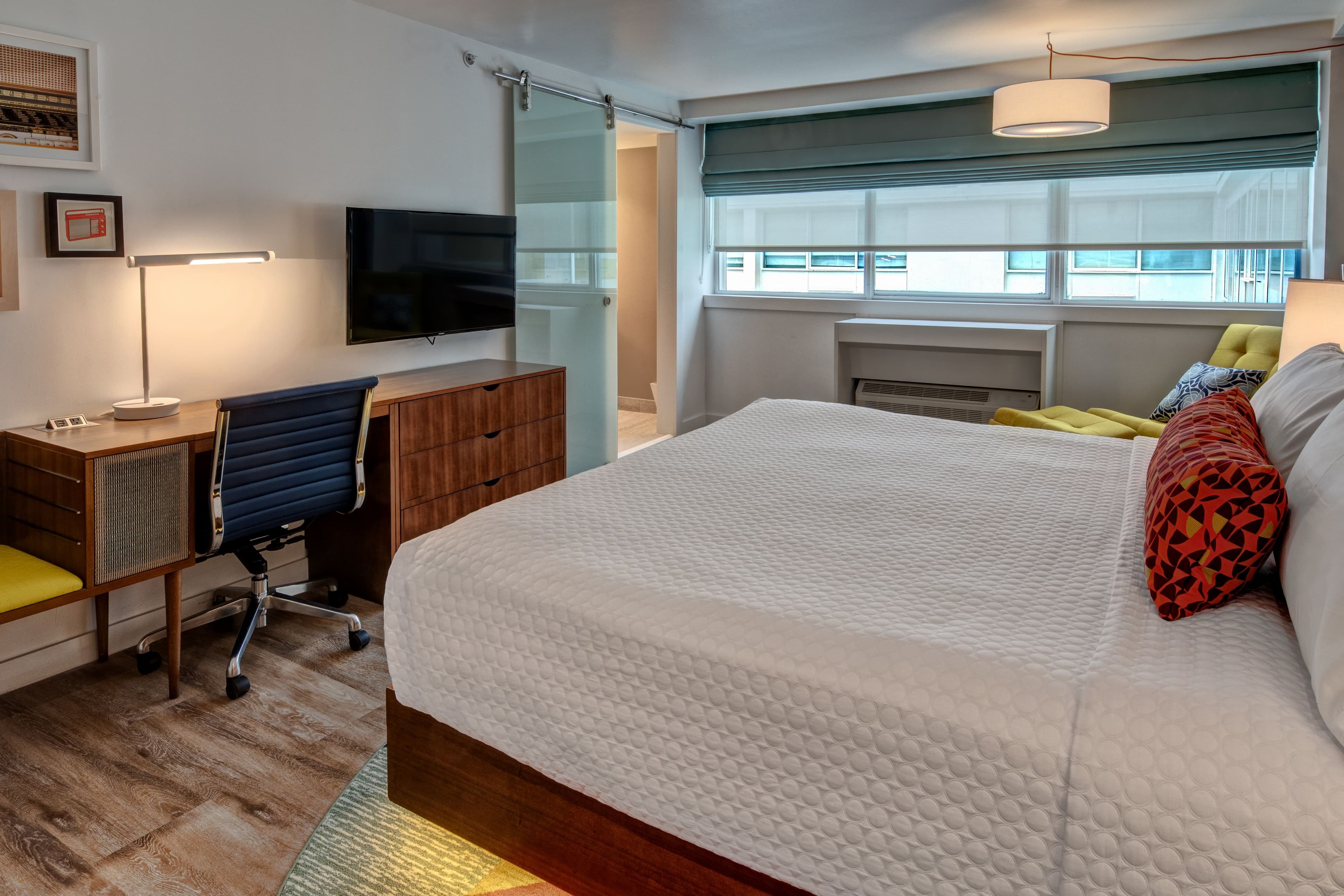 Hotel Indigo Memphis Downtown — 16