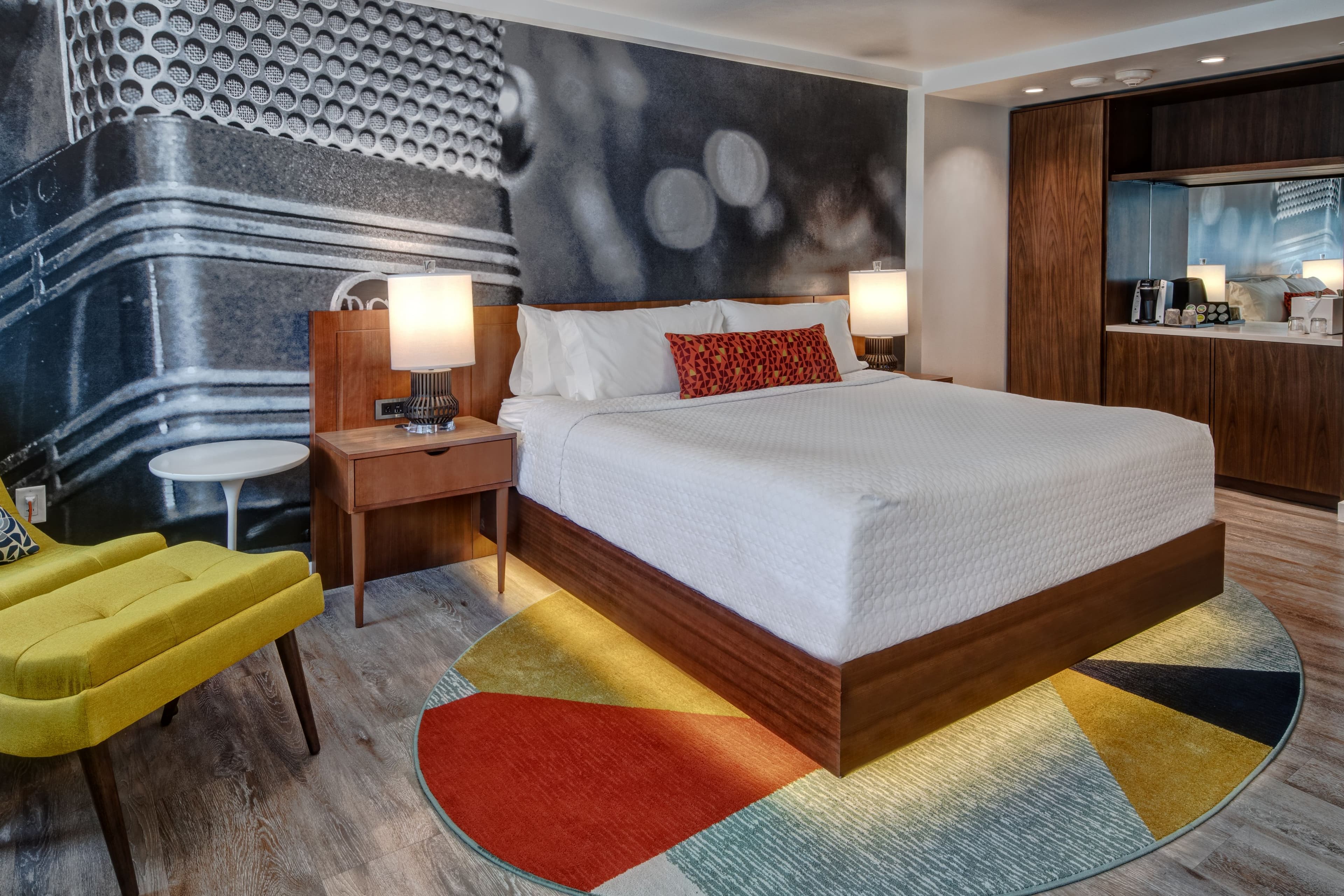 Hotel Indigo Memphis Downtown — 14