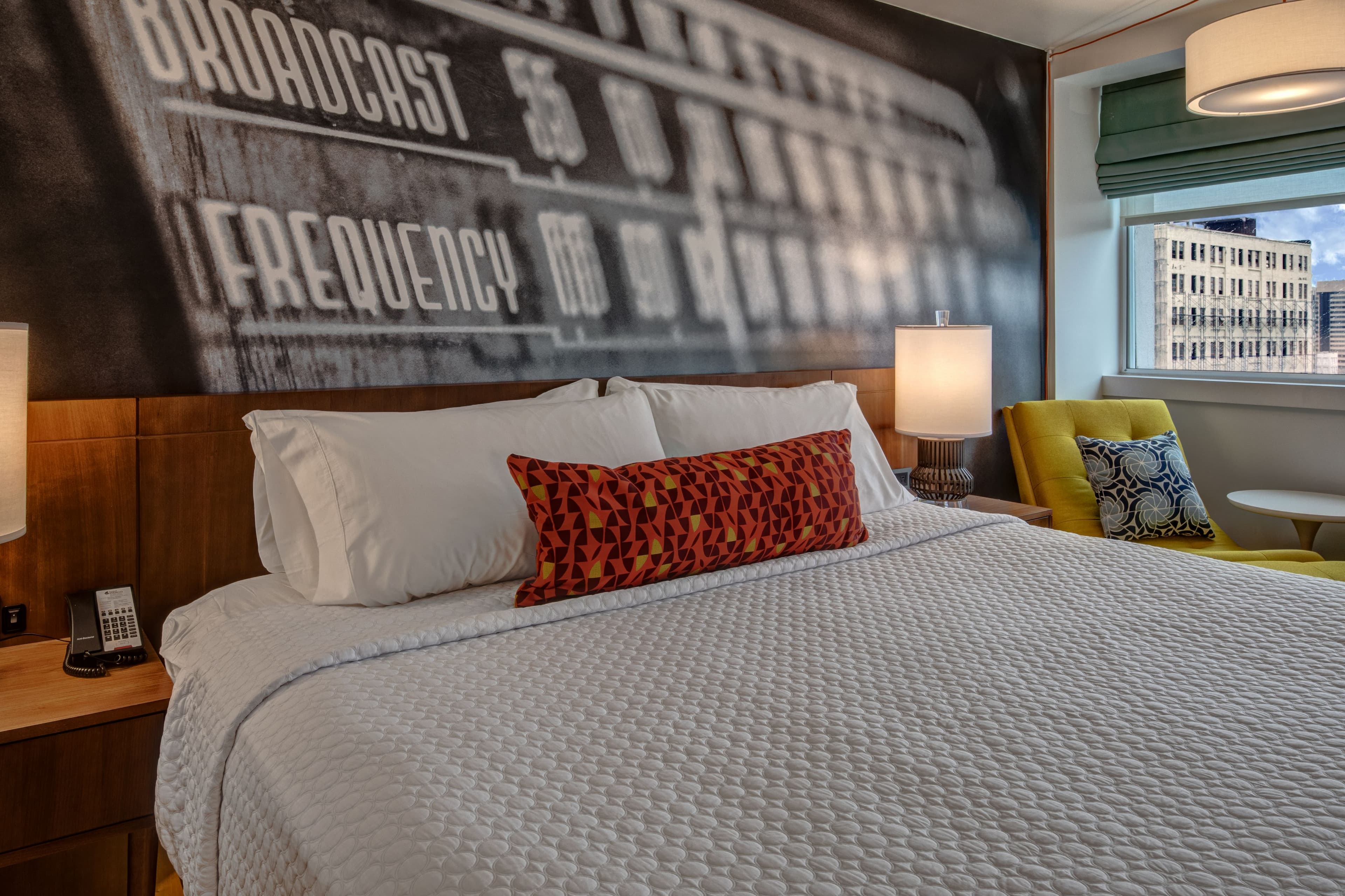 Hotel Indigo Memphis Downtown — 14