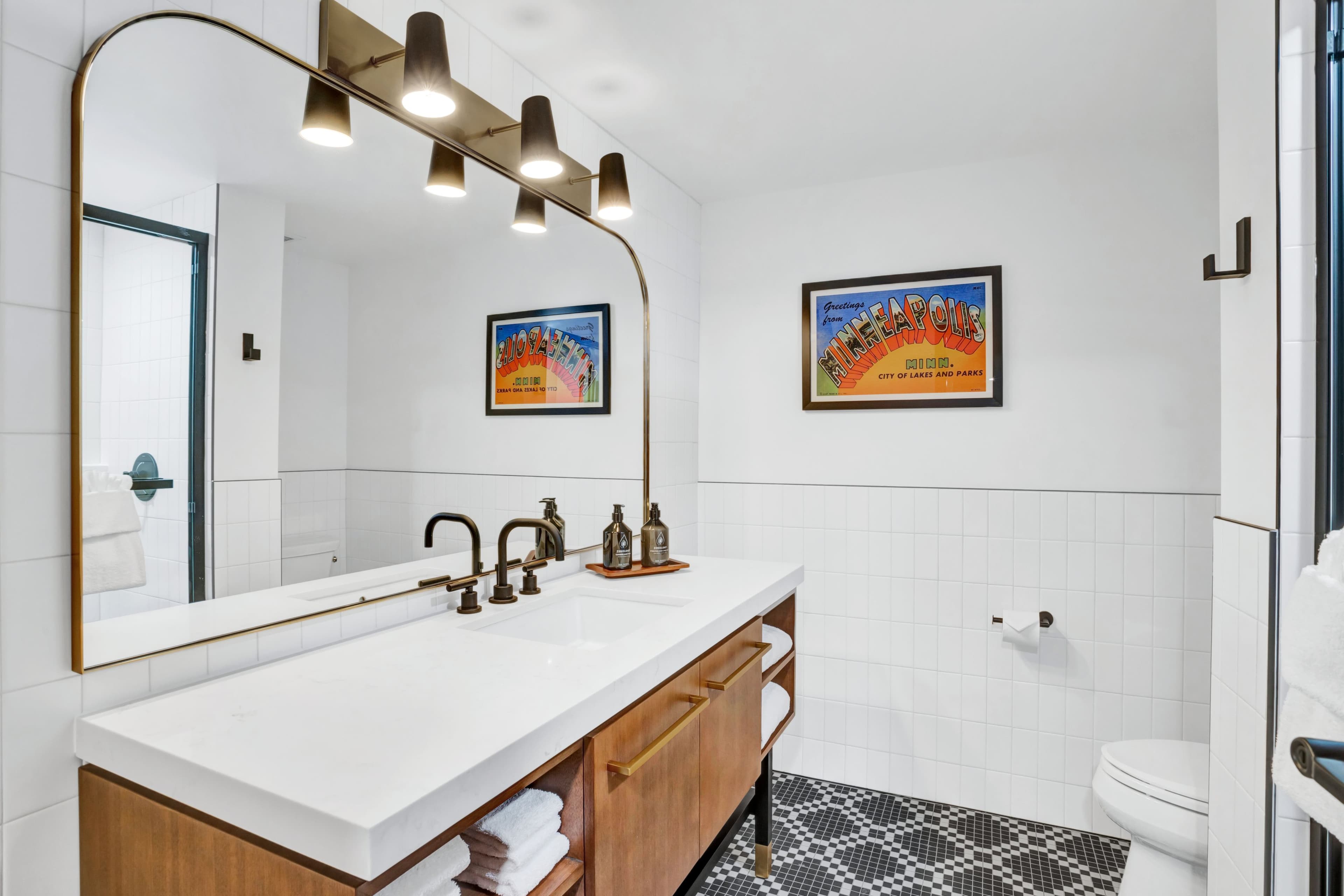 Hotel Indigo Minneapolis Downtown - Image 3