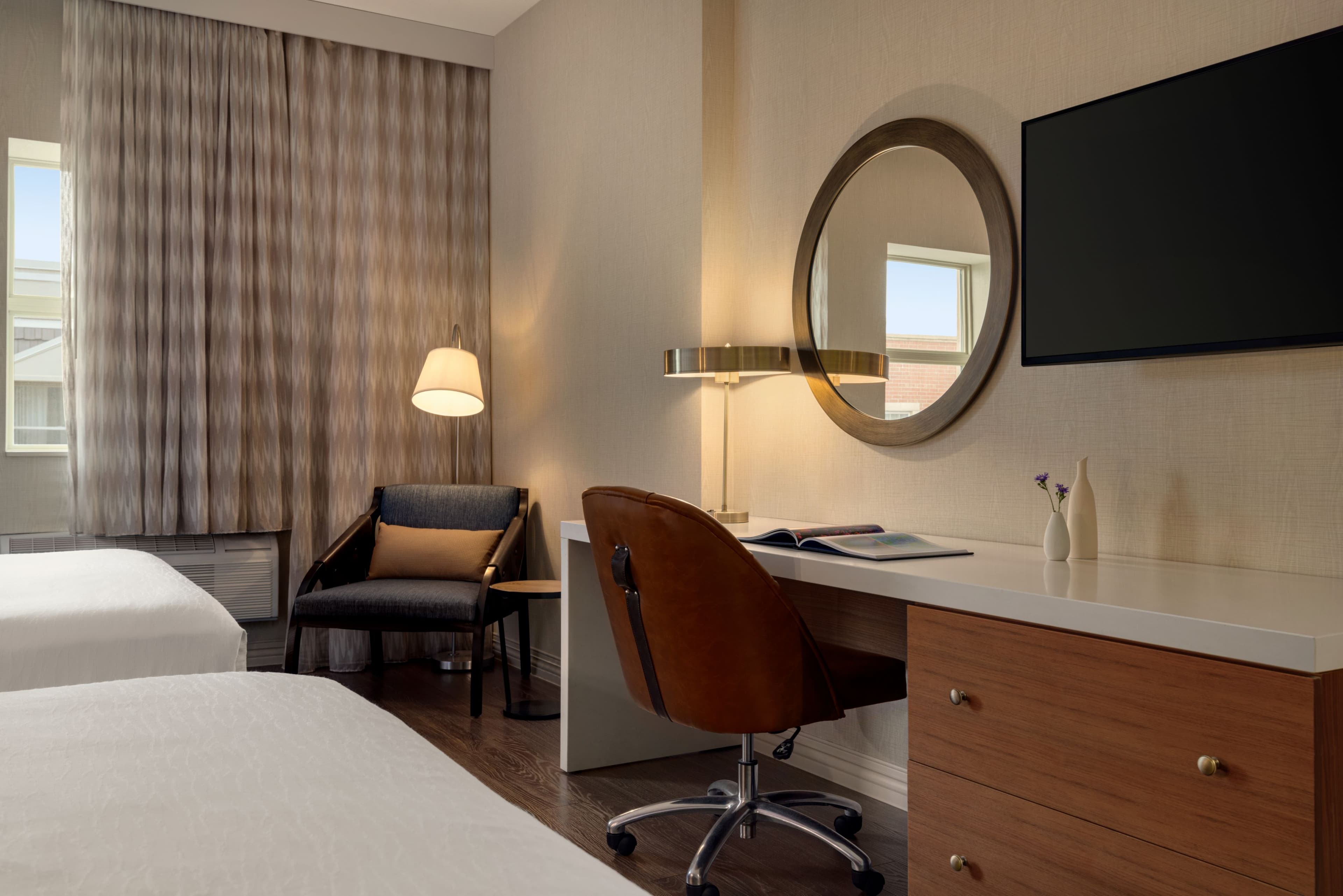 Hotel Indigo Naperville Riverwalk - Image 5