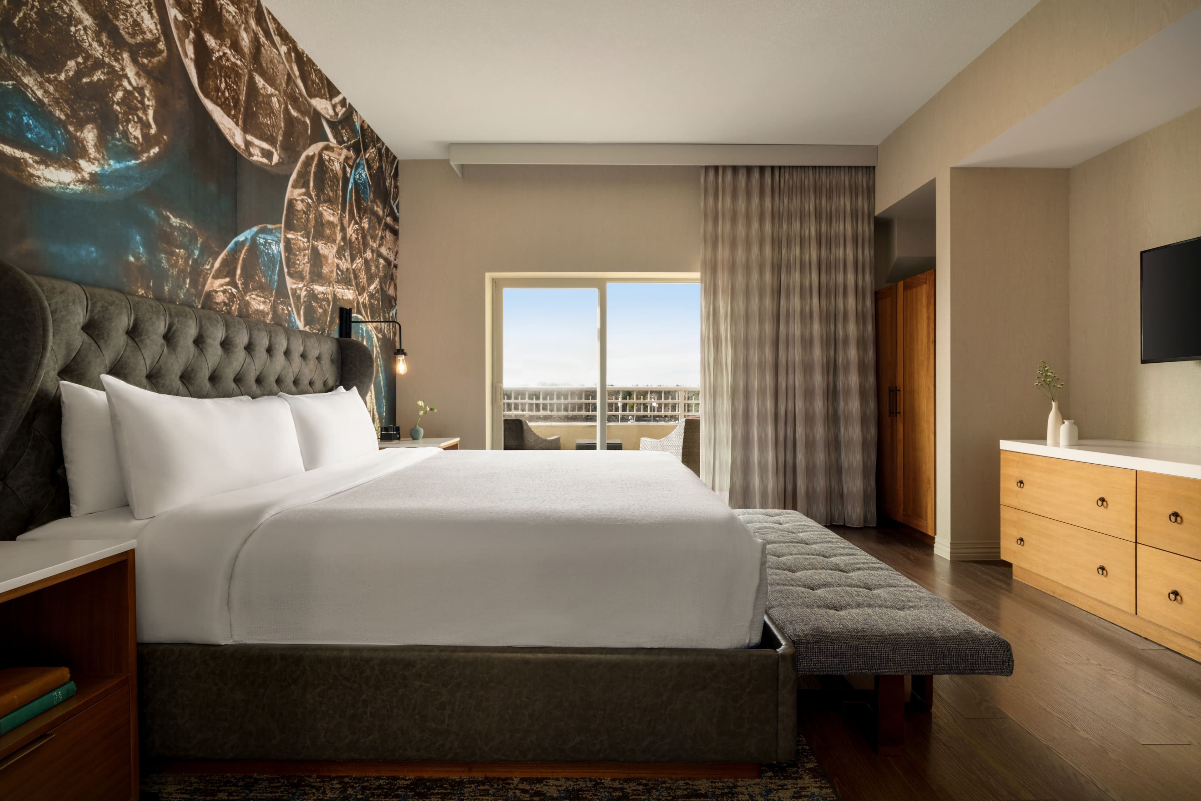 Hotel Indigo Naperville Riverwalk - Image 2