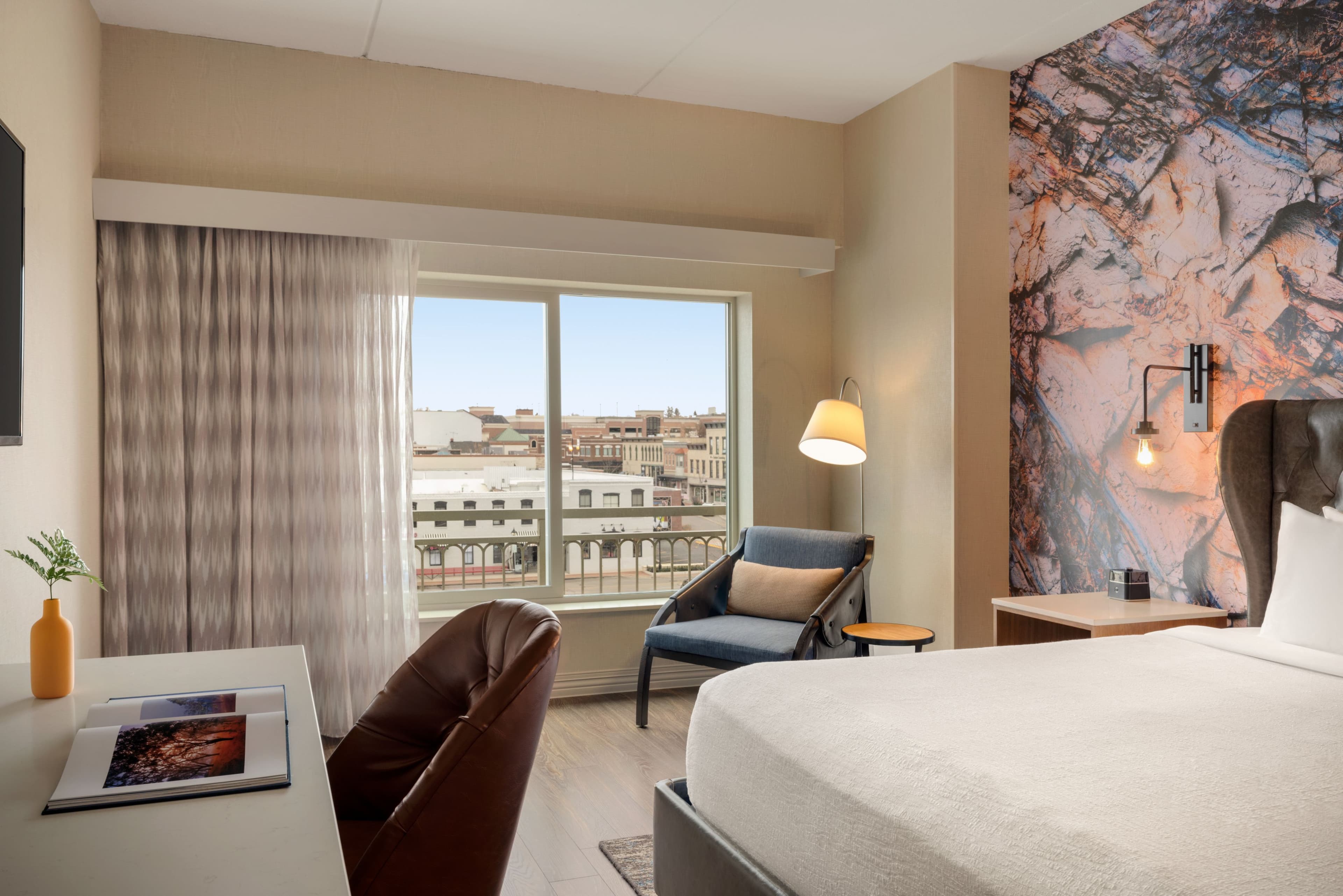 Hotel Indigo Naperville Riverwalk — 19
