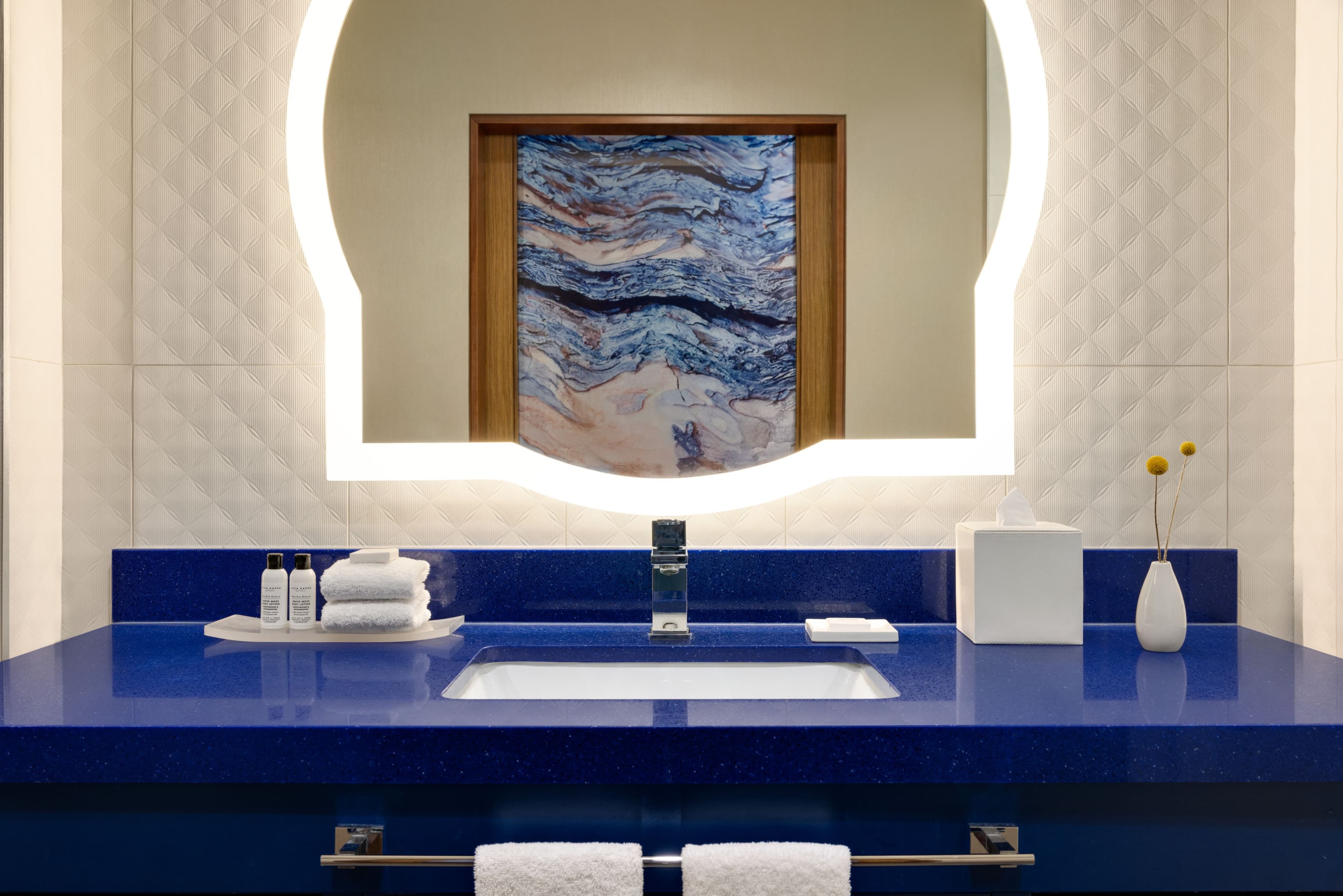 Hotel Indigo Naperville Riverwalk — 15