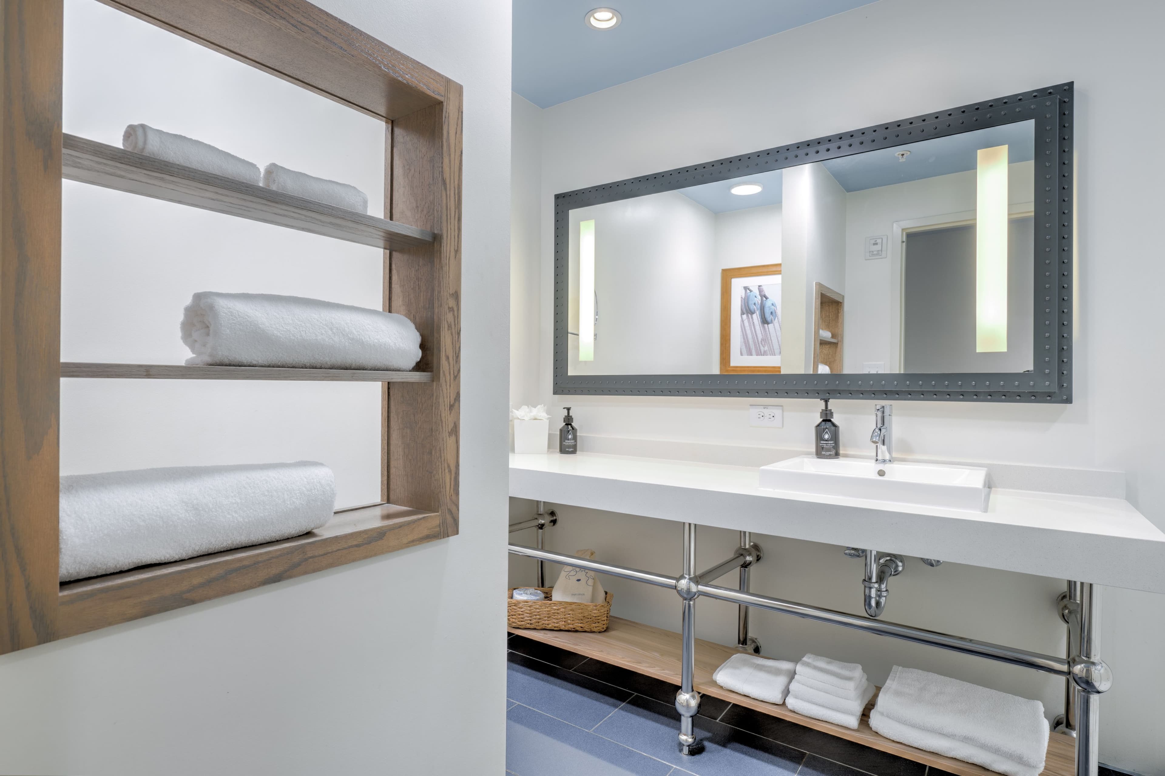 Standard Room - Image 8
