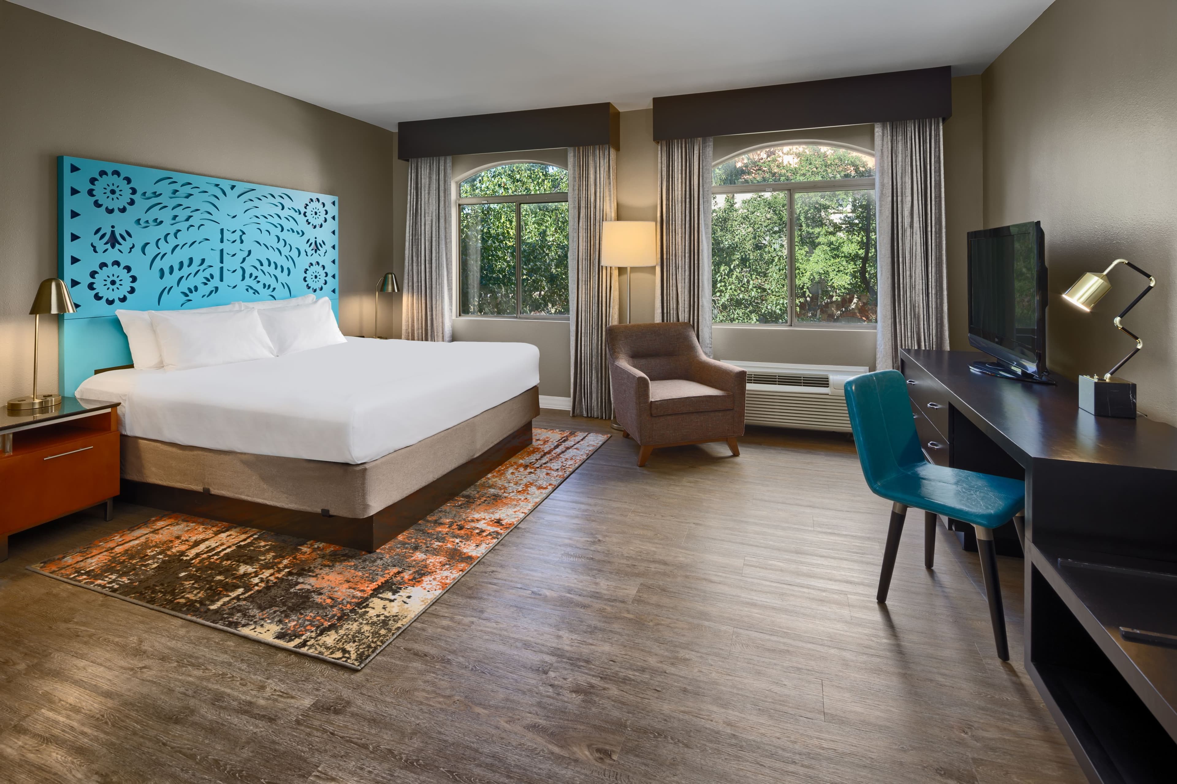 Hotel Indigo San Antonio-Riverwalk - Image 2