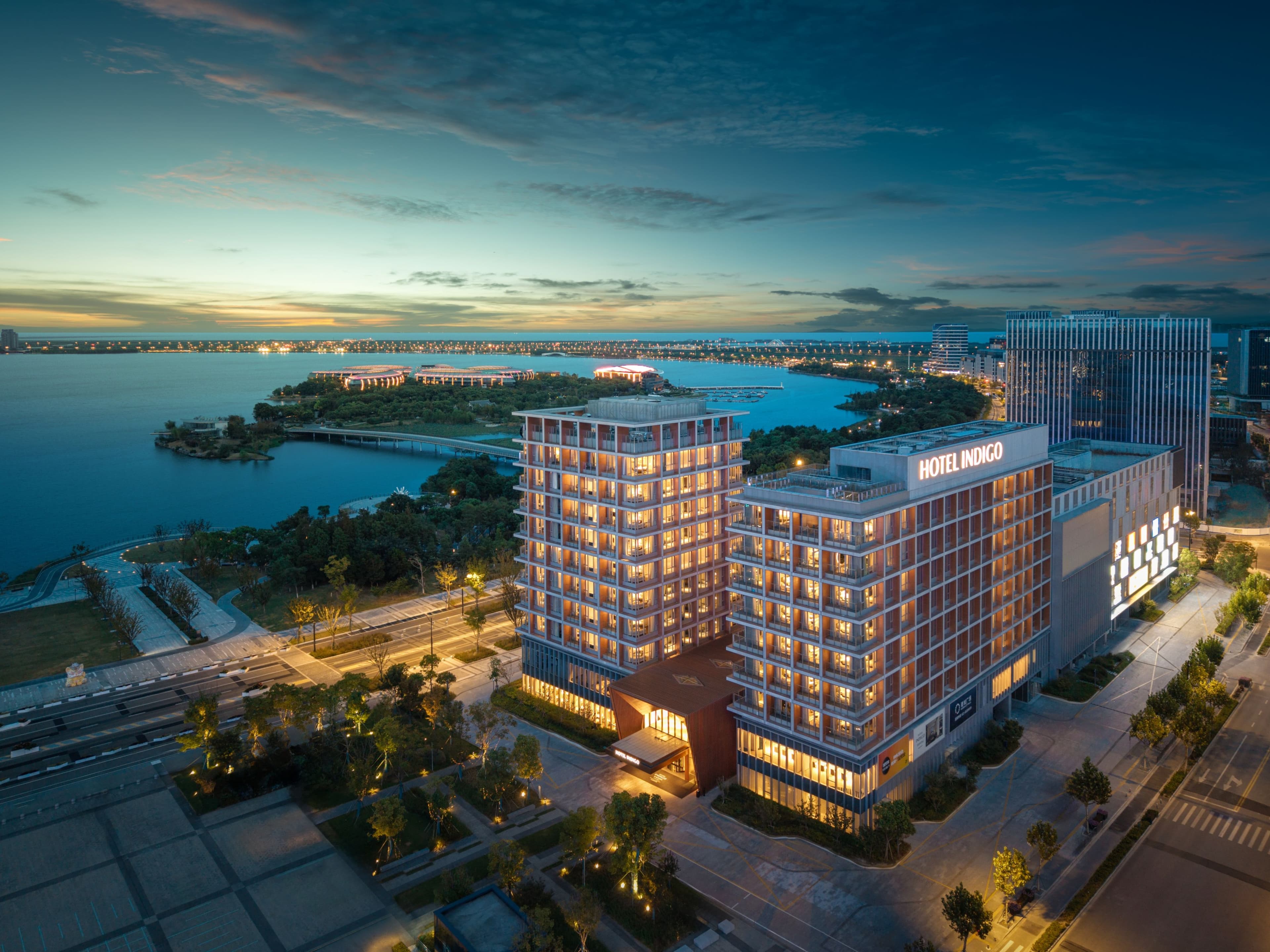 Hotel Indigo Shanghai Harbour City - Image 1