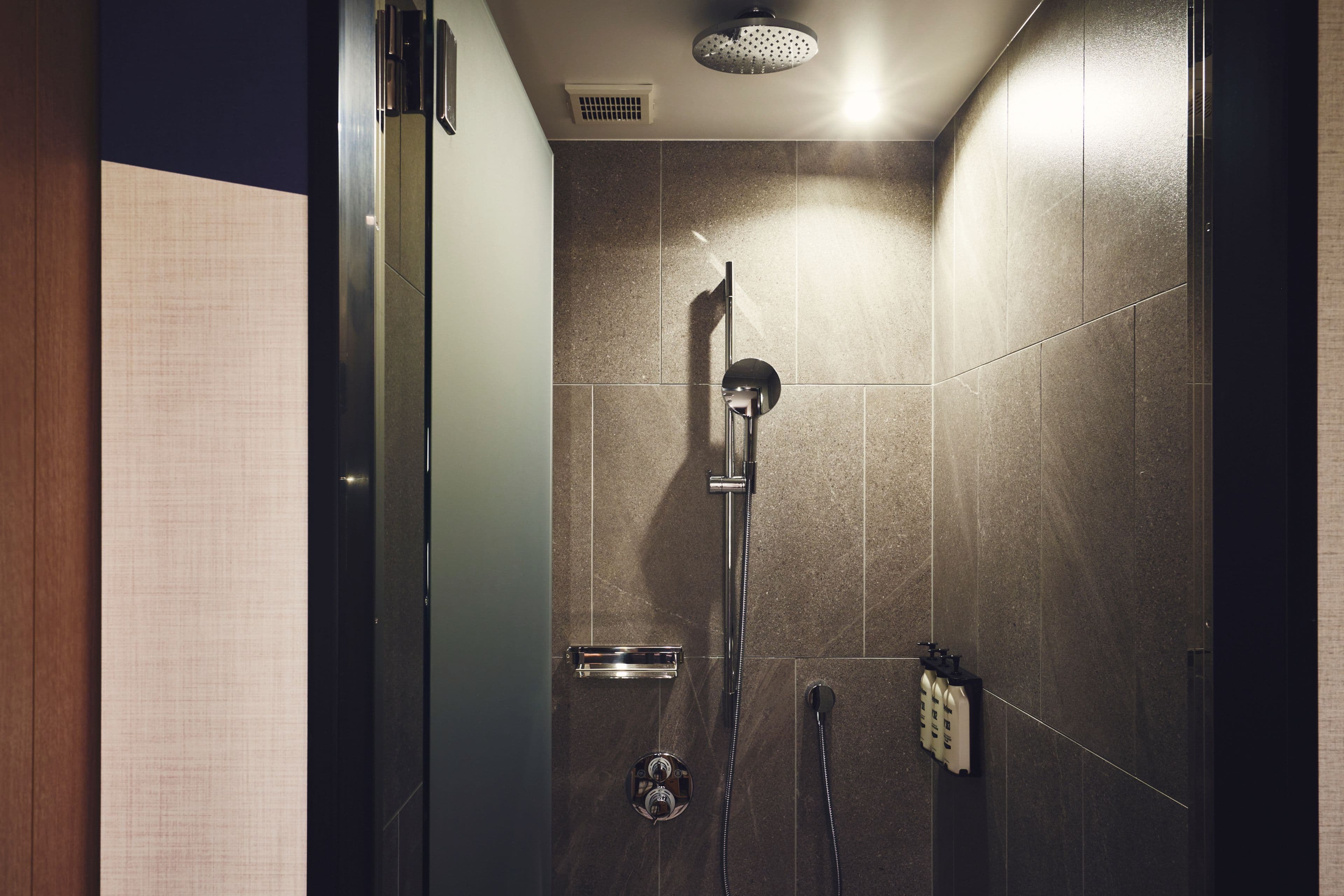 Hotel Indigo Tokyo Shibuya - Image 4