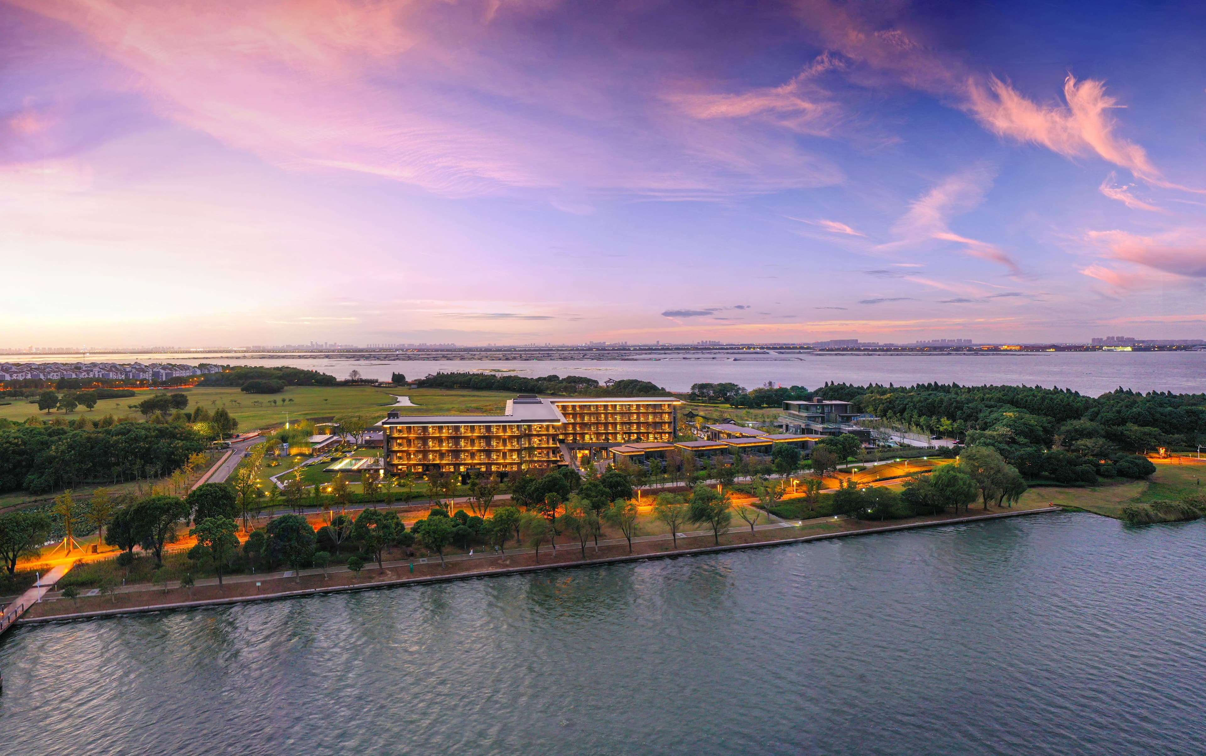 Hotel Indigo Suzhou Yangcheng Lake - Image 1