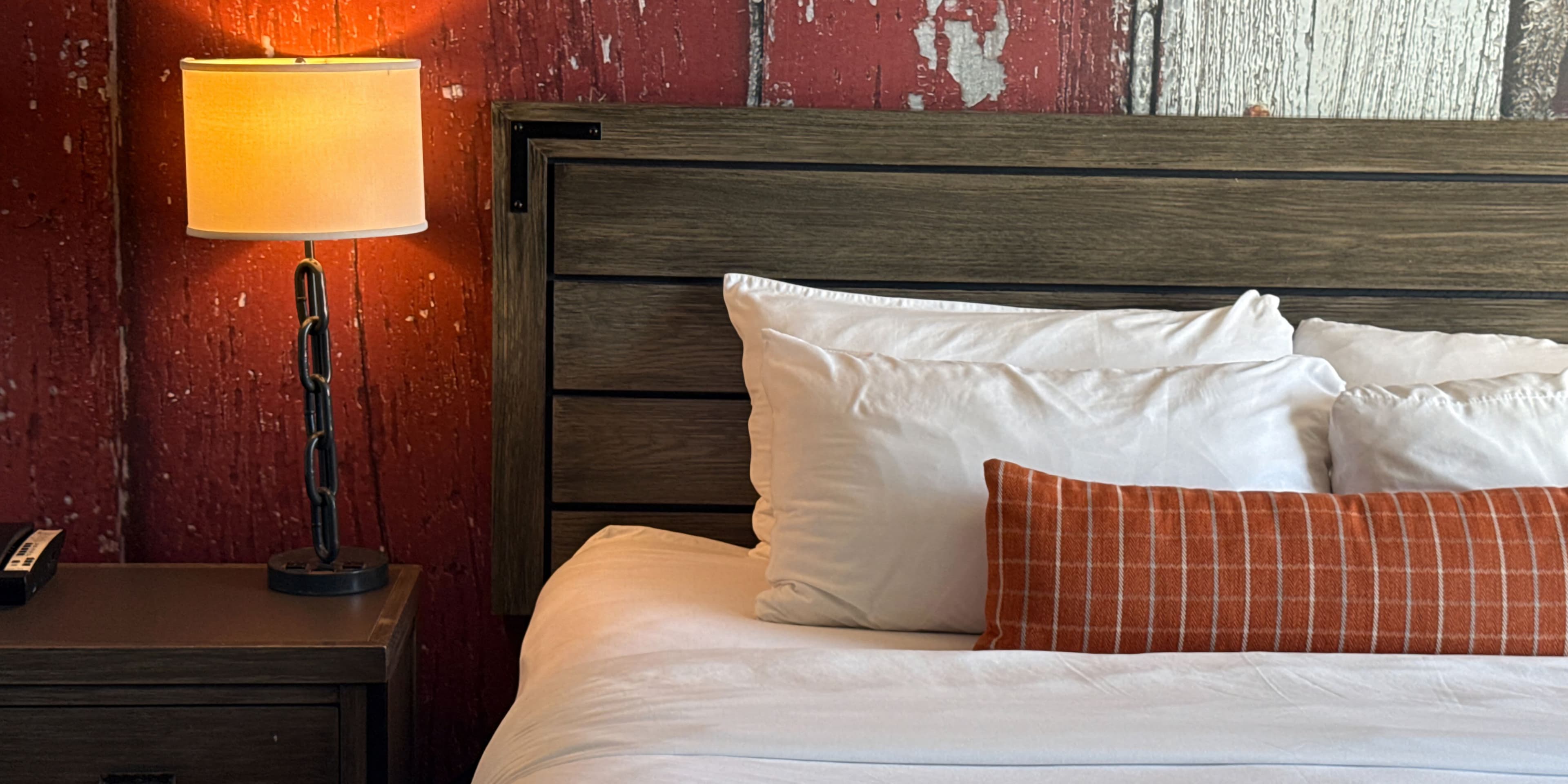 Hotel Indigo Traverse City - Image 2