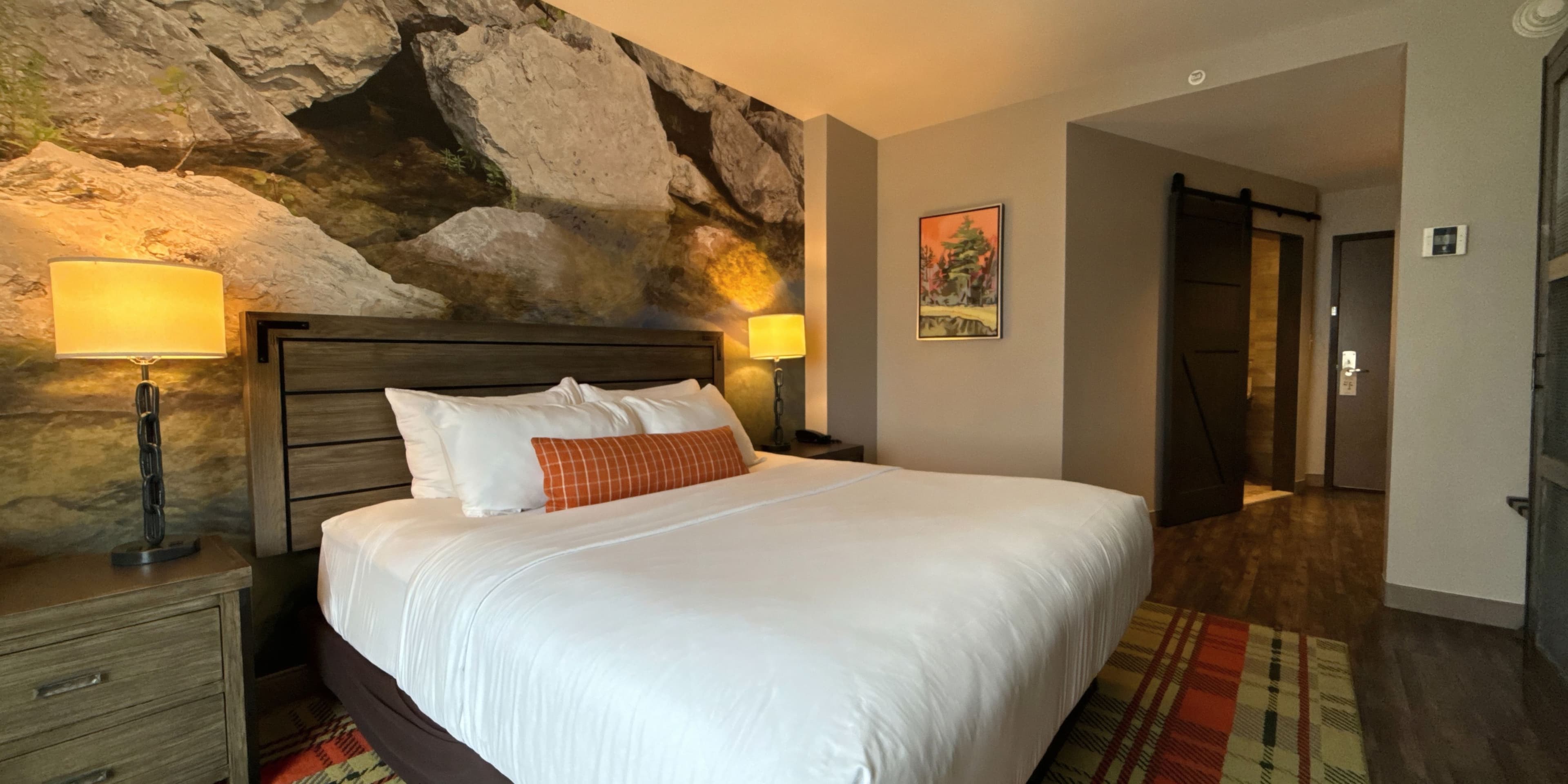 Hotel Indigo Traverse City - Image 3