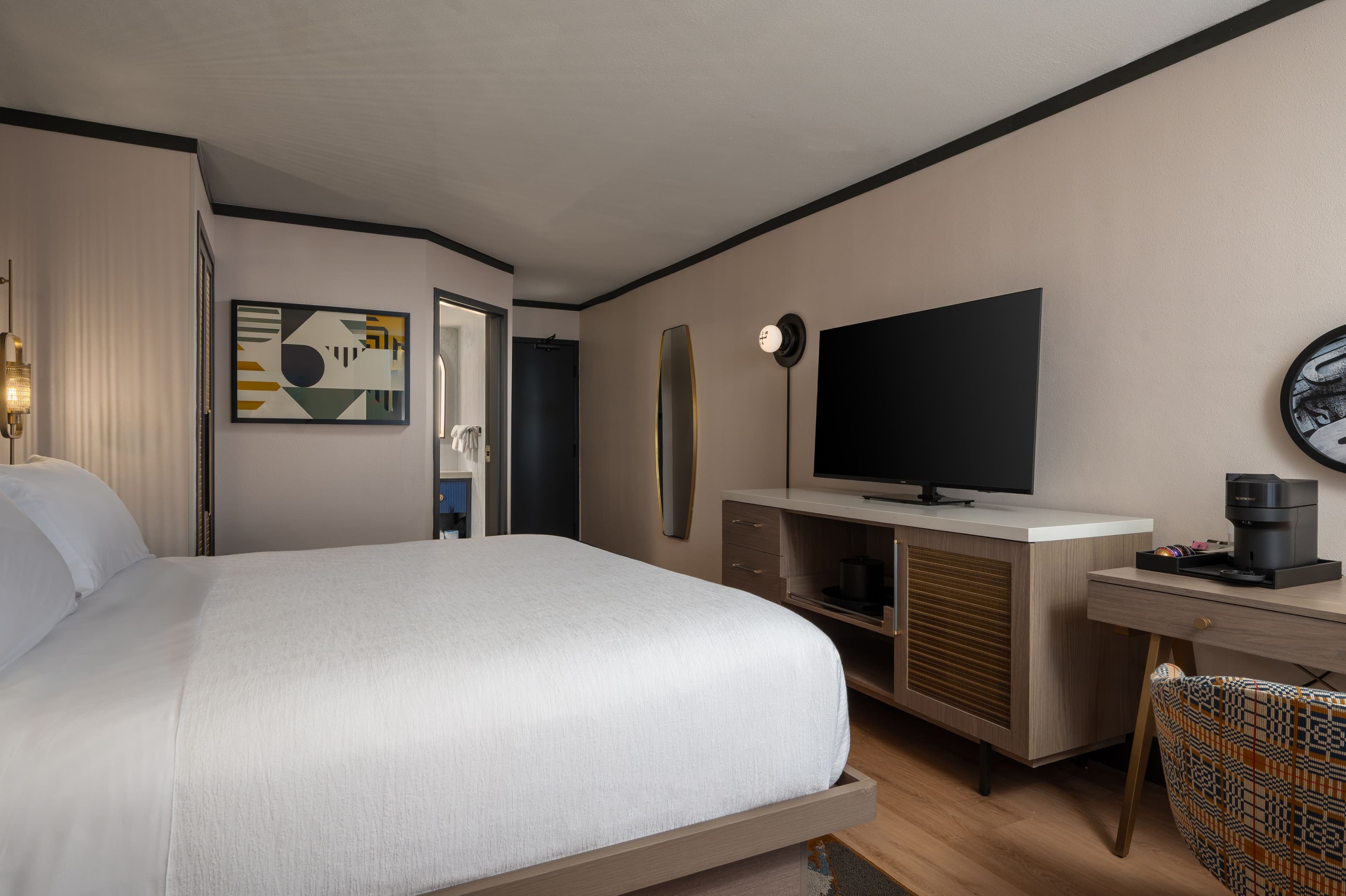 Hotel Indigo Detroit North - Troy - Image 3