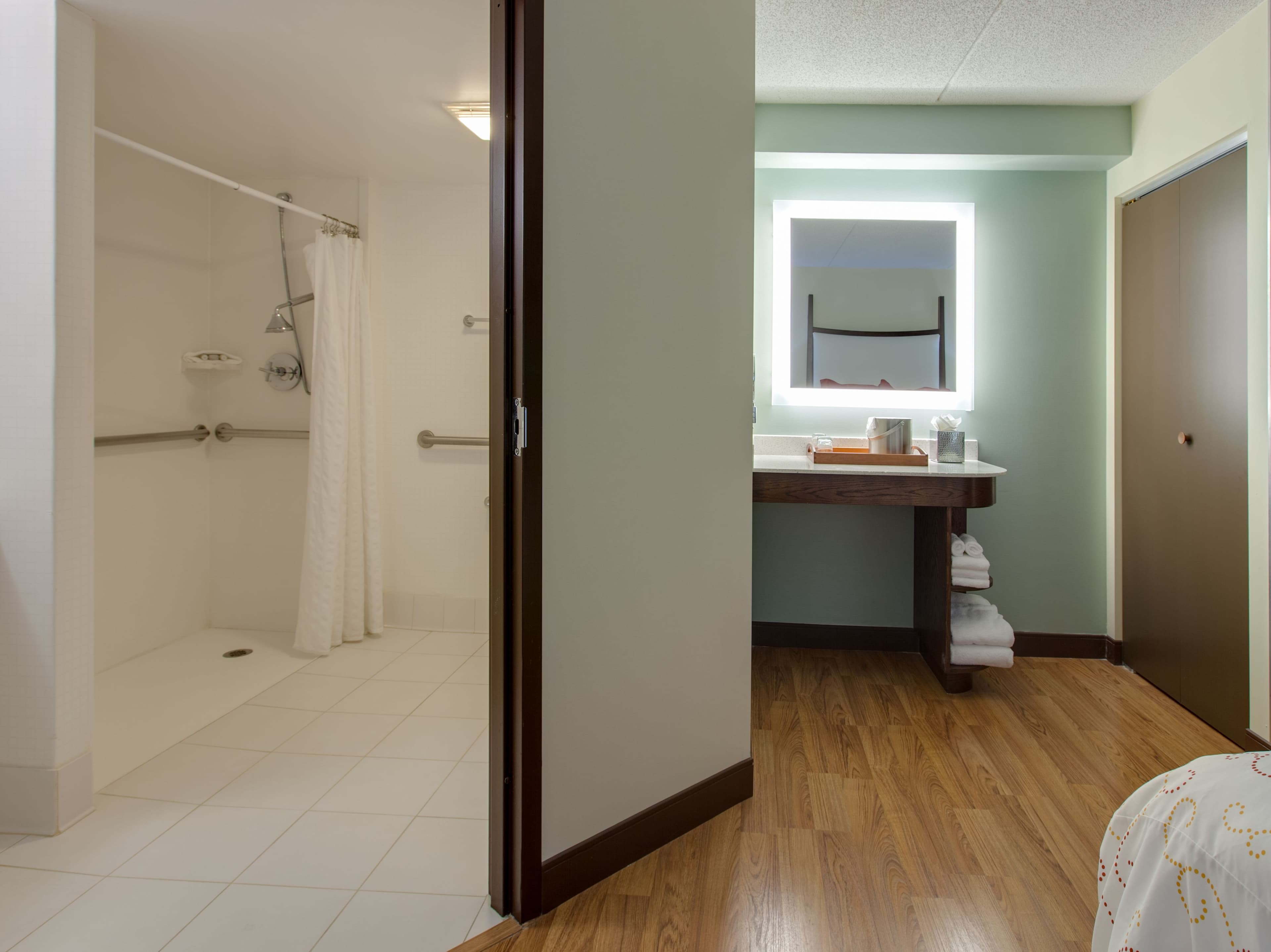 Hotel Indigo Chicago-Vernon Hills — 9