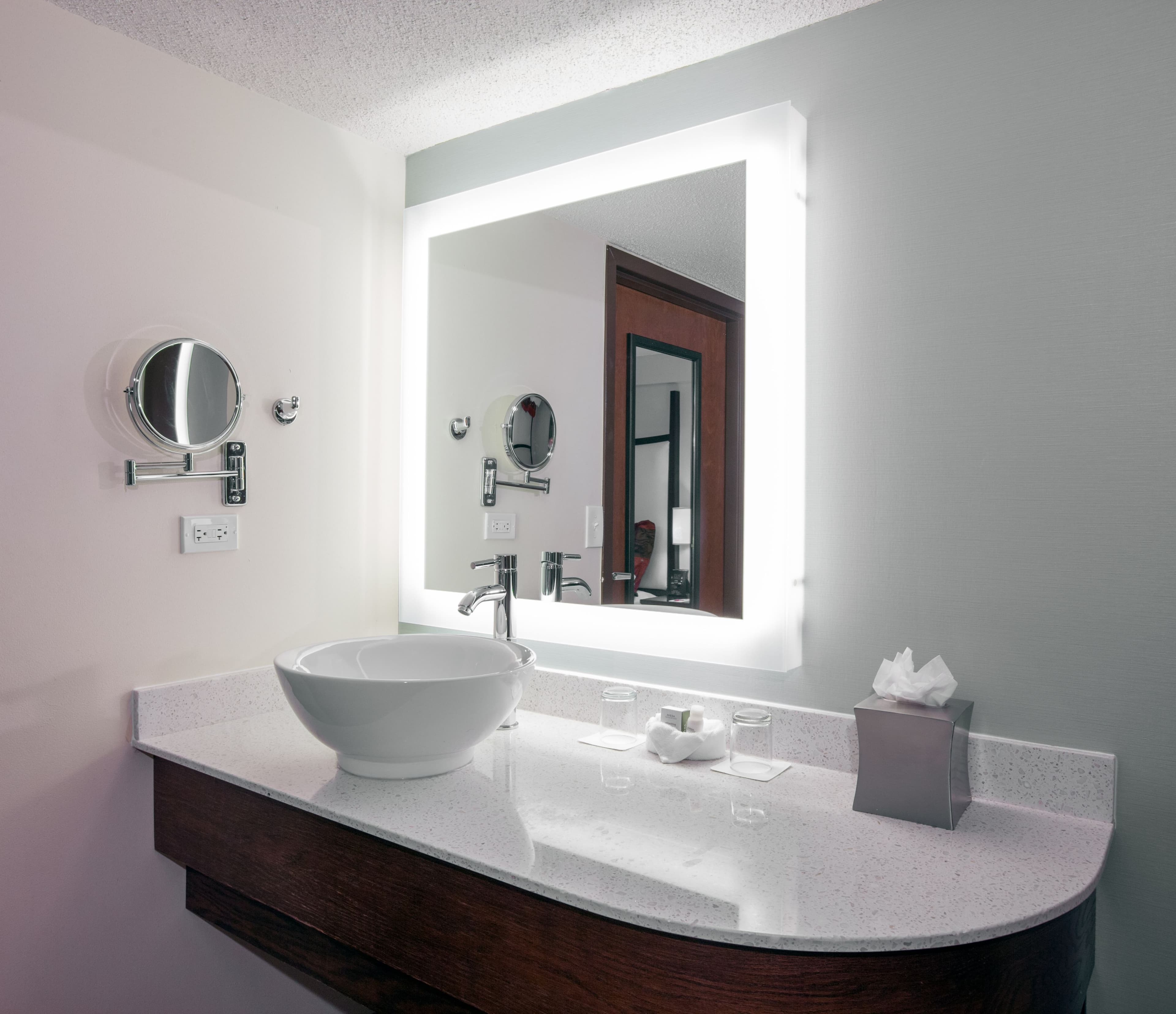 Hotel Indigo Chicago-Vernon Hills - Image 5