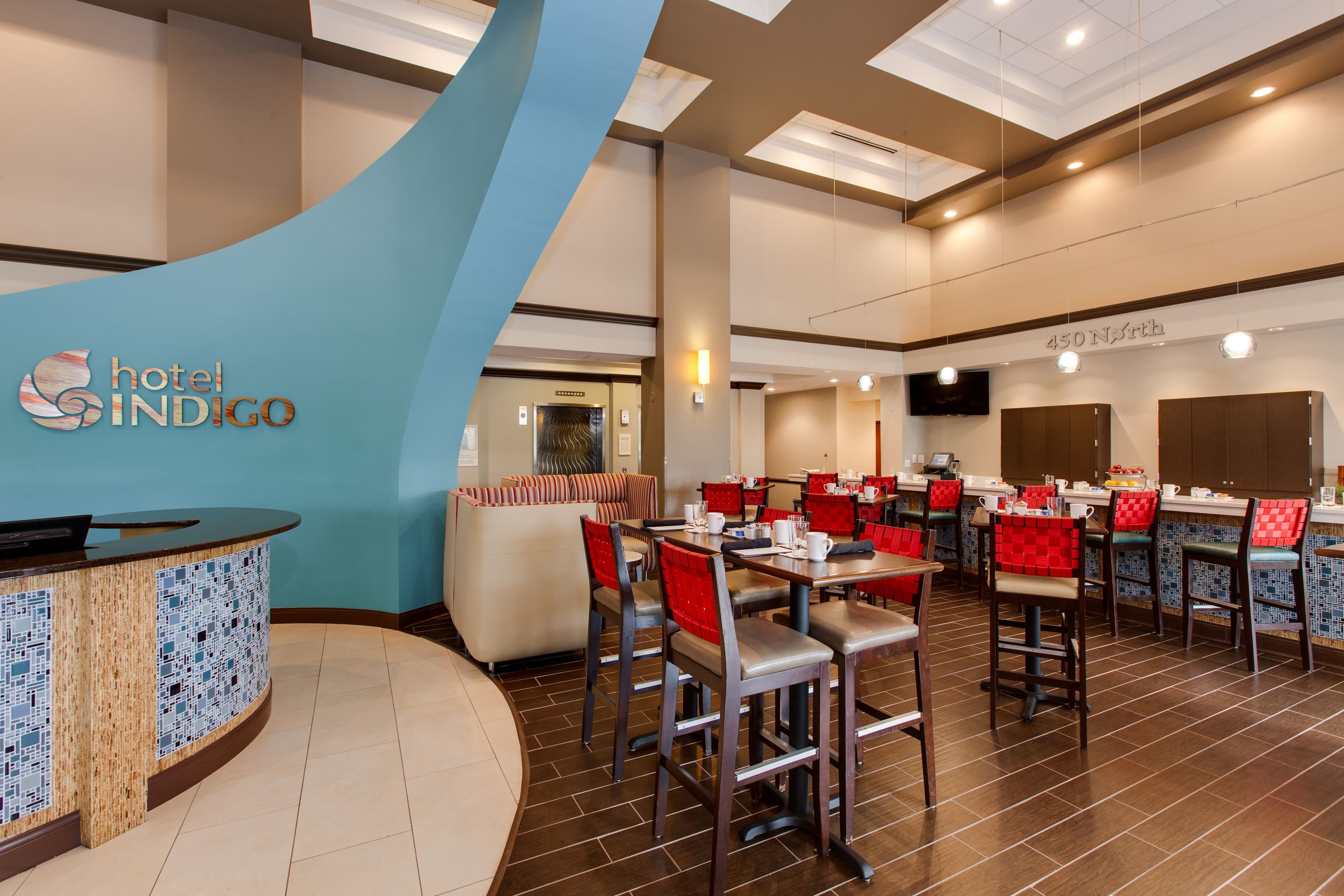 Hotel Indigo Chicago-Vernon Hills - Image 1