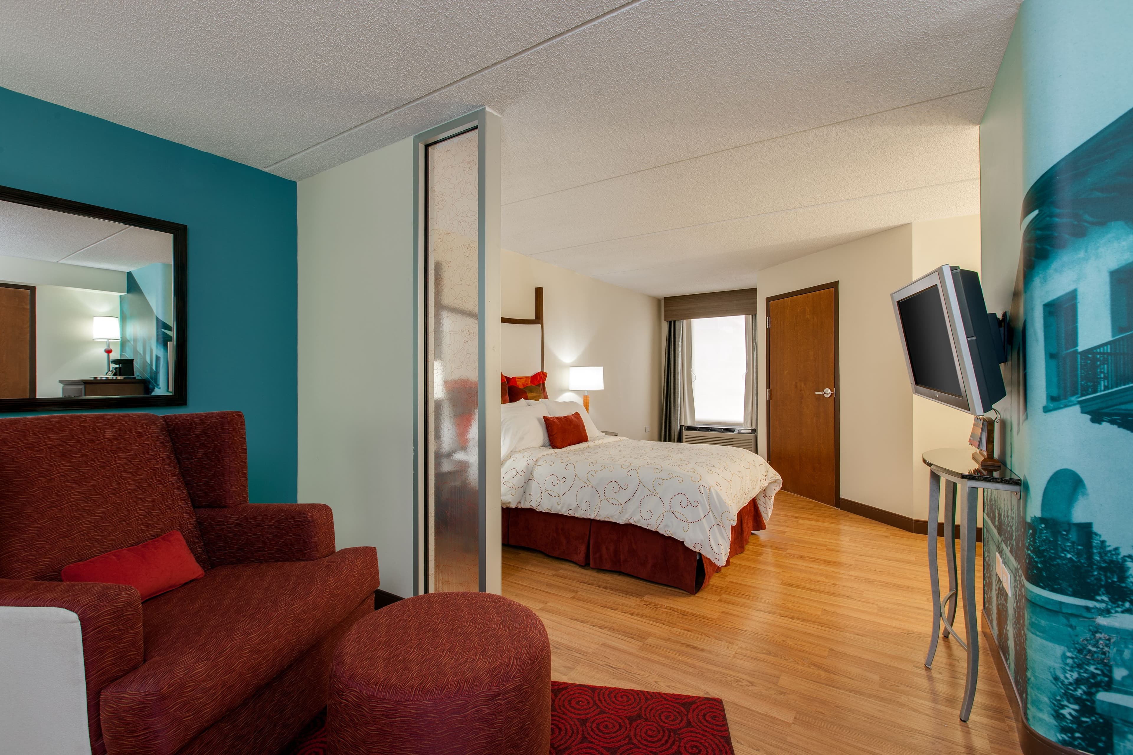 Hotel Indigo Chicago-Vernon Hills - Image 4